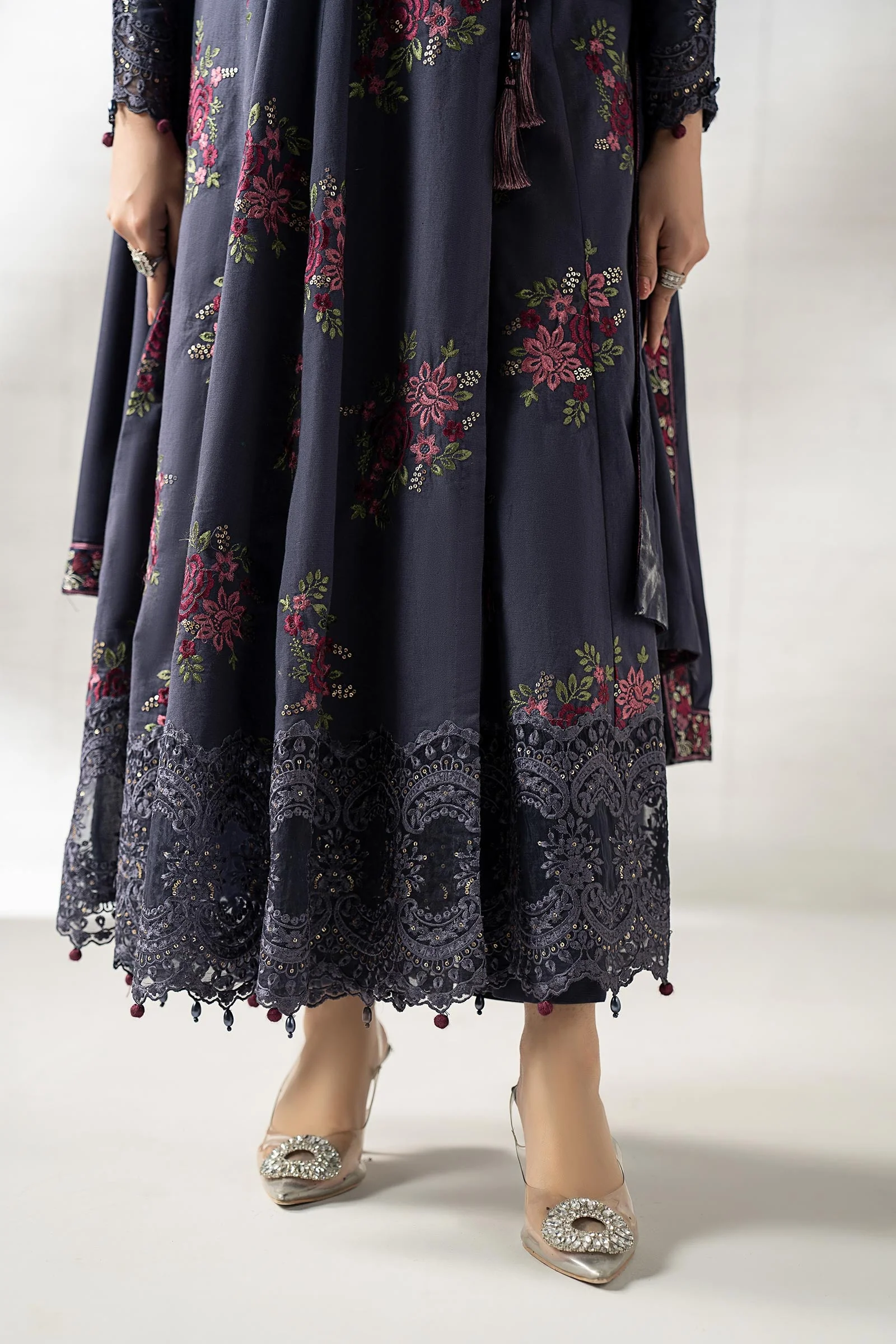 3 Piece Embroidered Khaddar Suit - Image 6