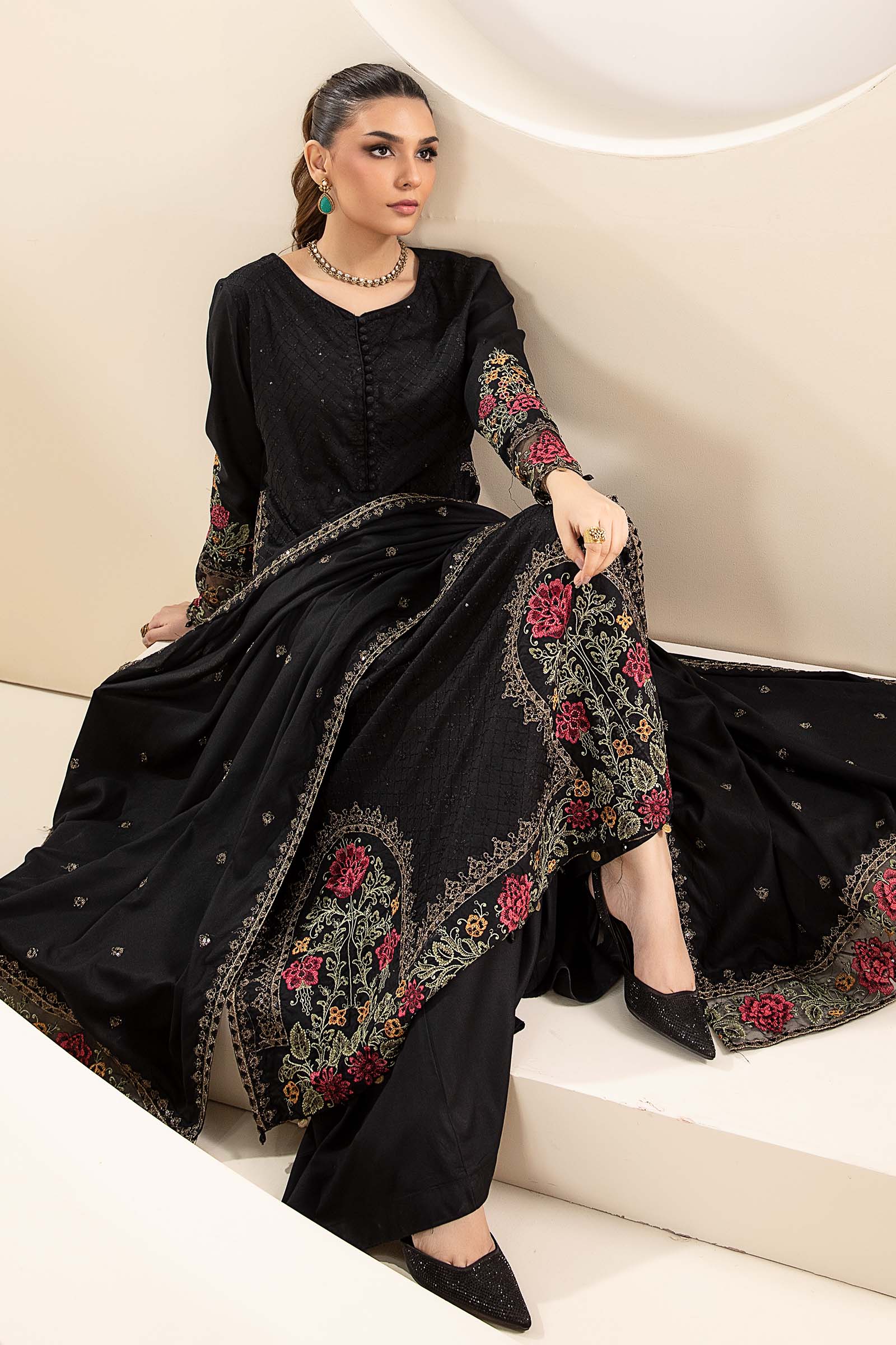 3 Piece Embroidered Linen Suit - Image 3