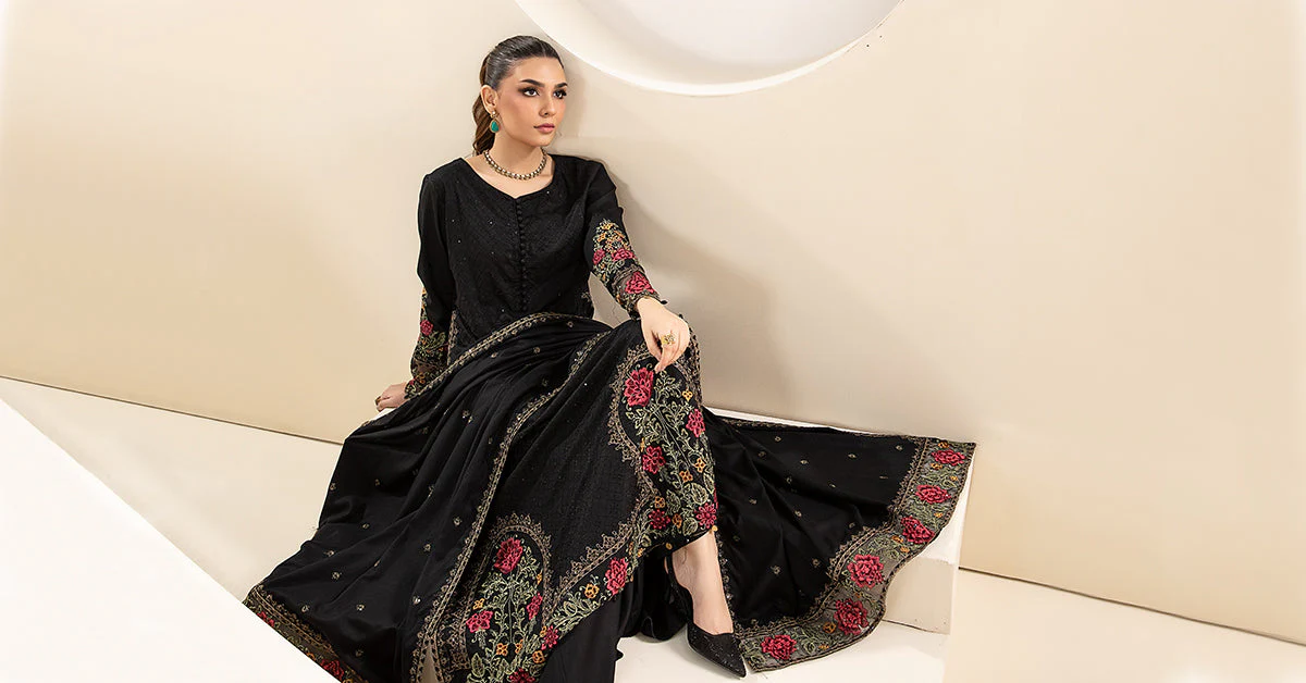 3 Piece Embroidered Linen Suit - Image 6