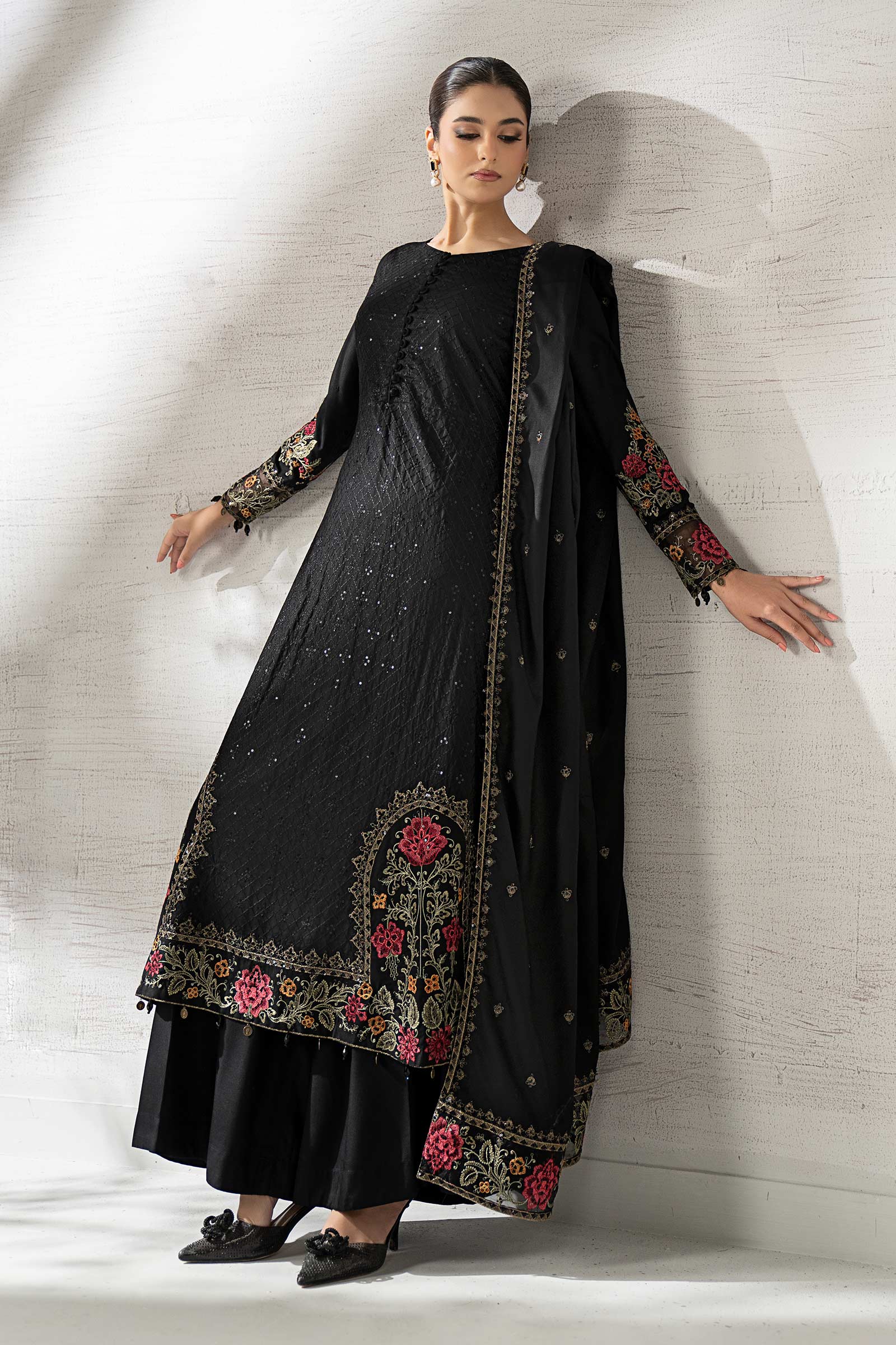 3 Piece Embroidered Linen Suit - Image 10