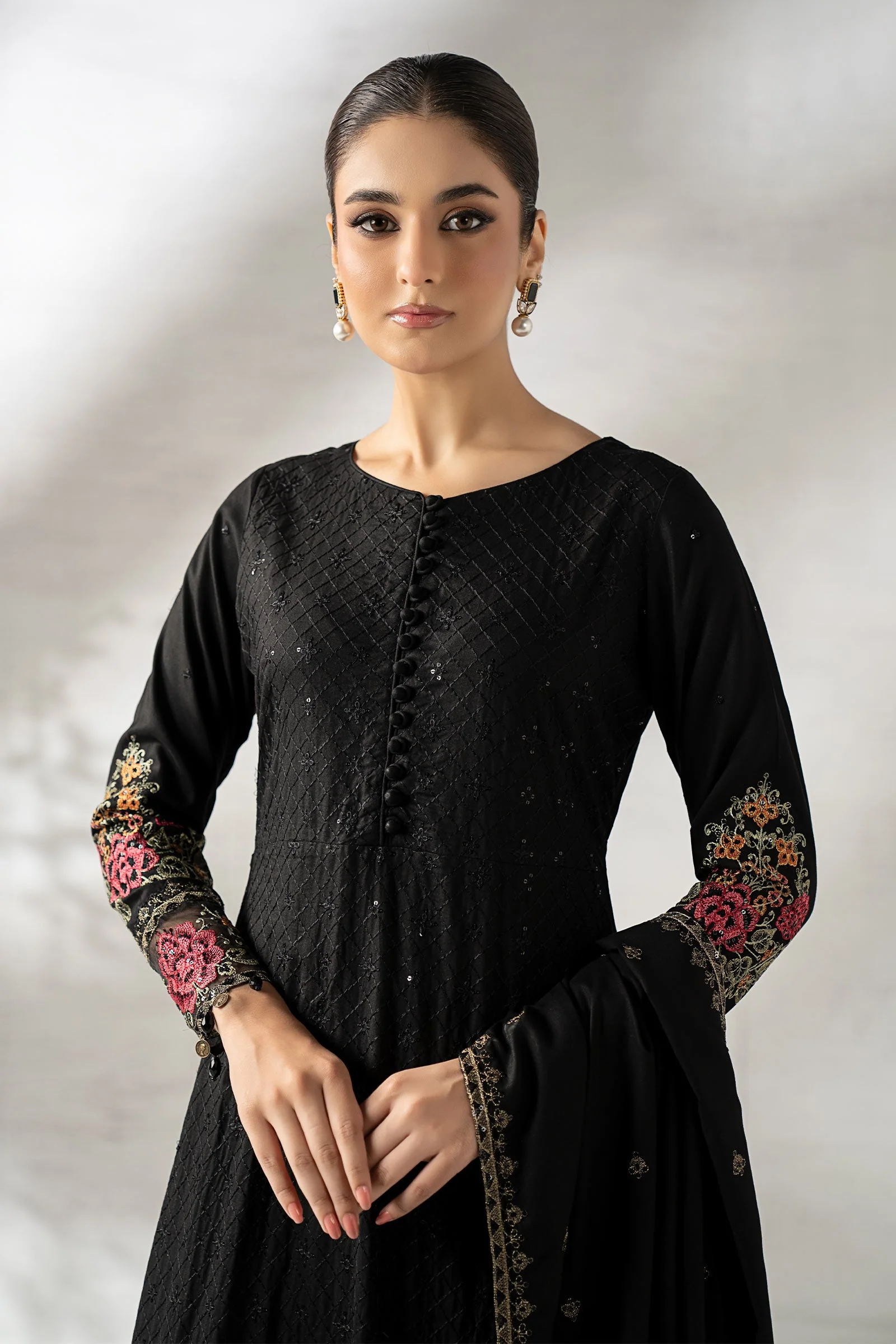 3 Piece Embroidered Linen Suit - Image 4