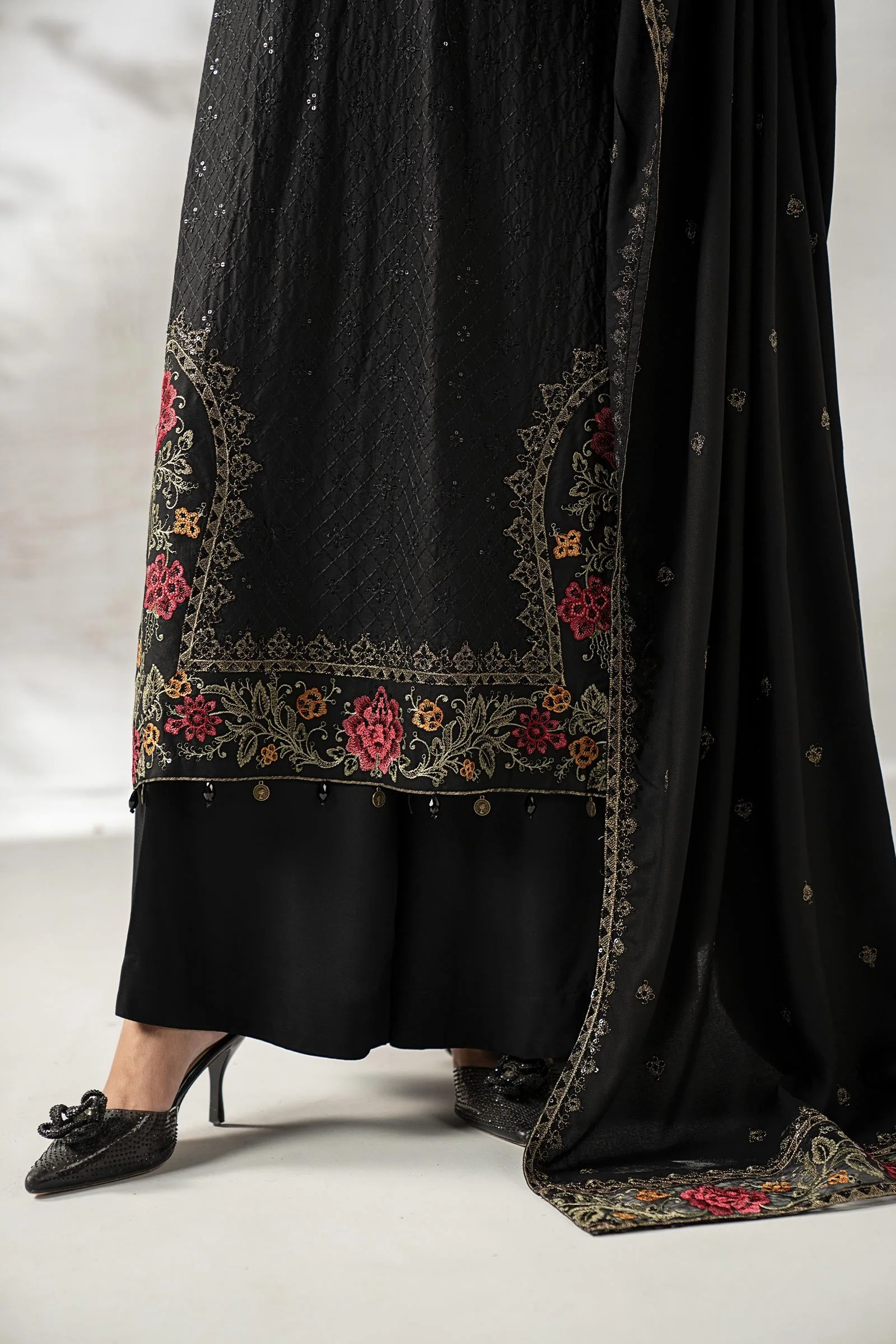 3 Piece Embroidered Linen Suit - Image 9