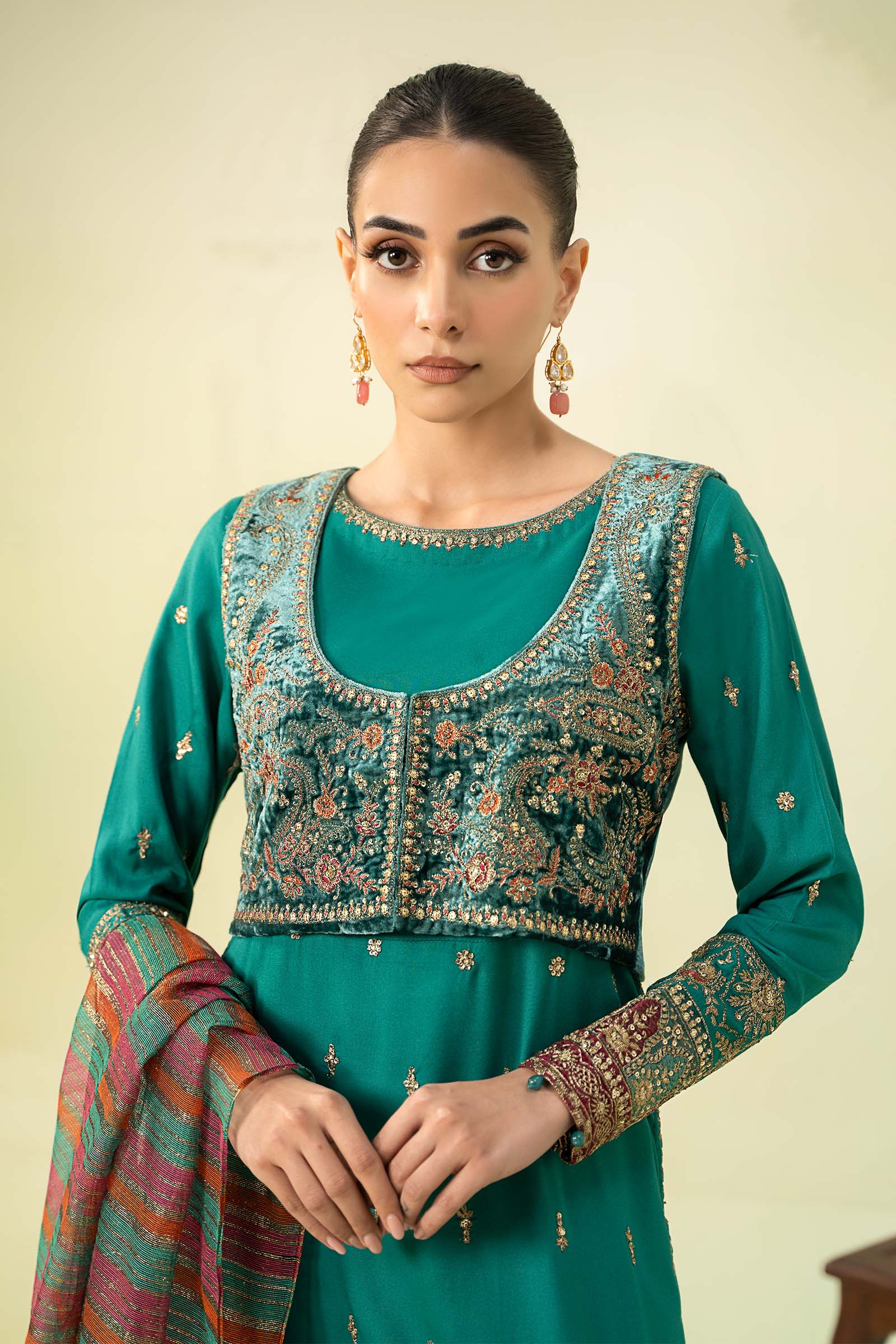 3 Piece Embroidered Linen Suit - Image 3