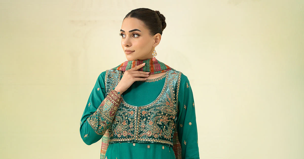 3 Piece Embroidered Linen Suit - Image 7