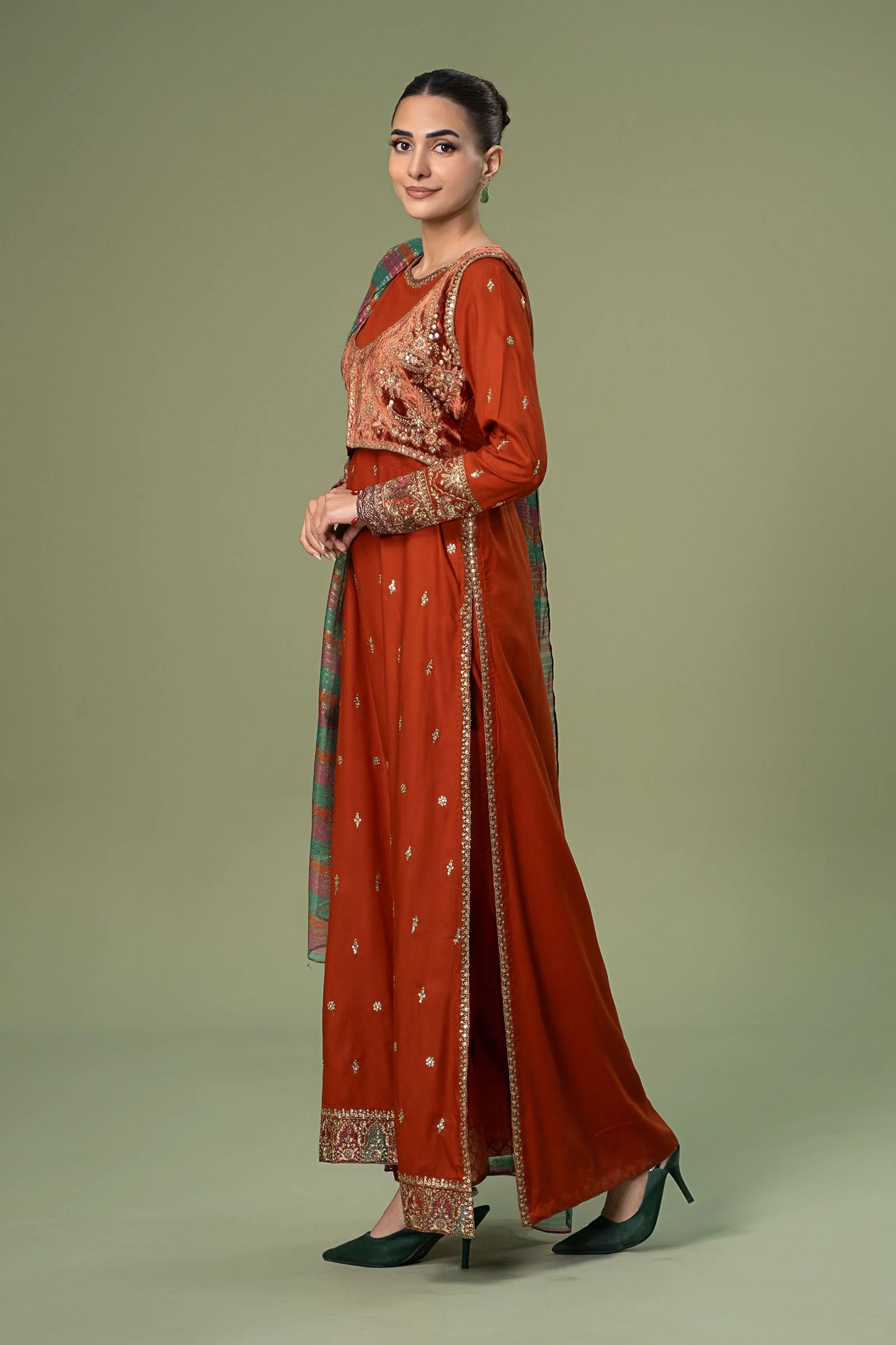 3 Piece Embroidered Linen Suit - Image 4