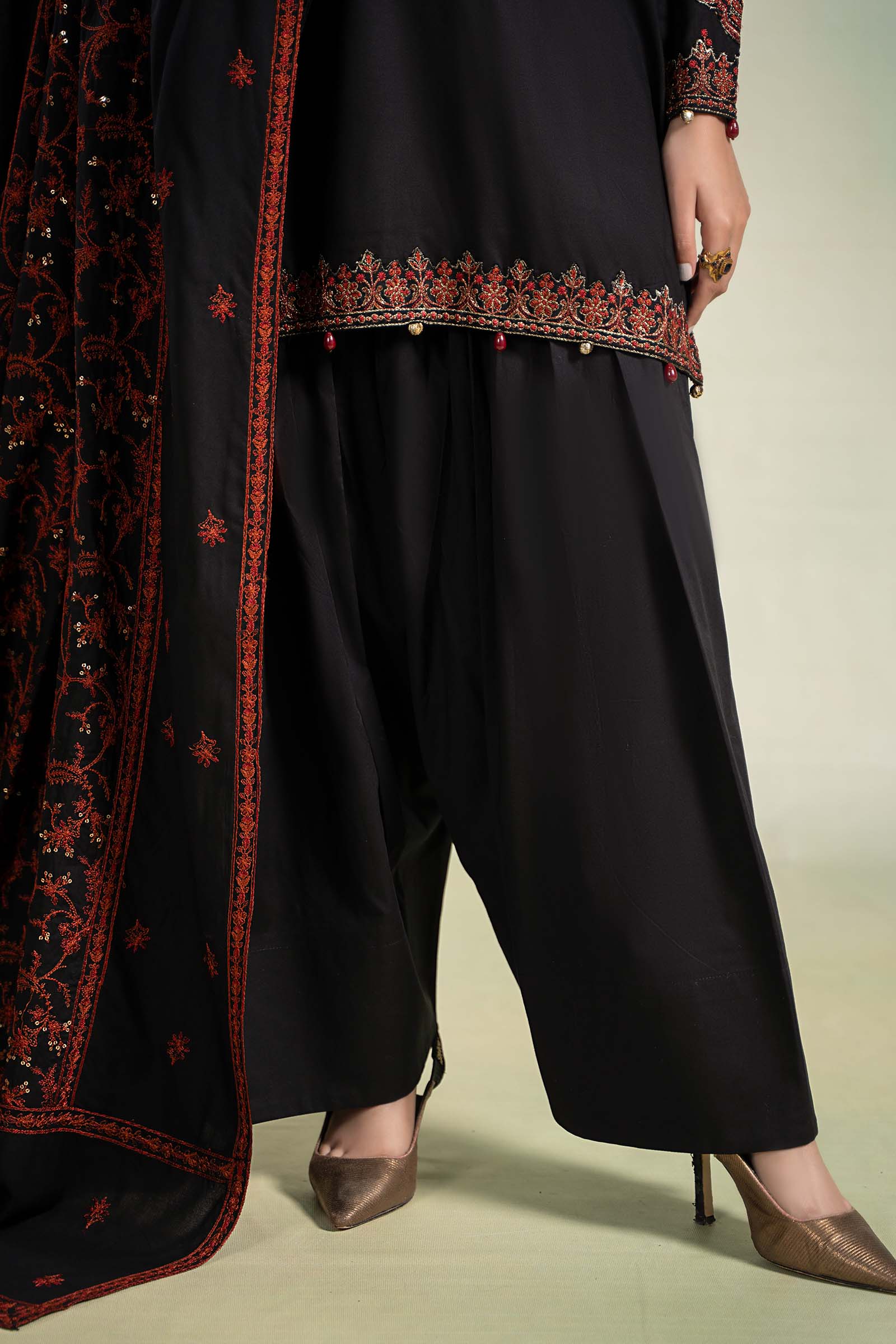 3 Piece Embroidered Linen Suit - Image 4