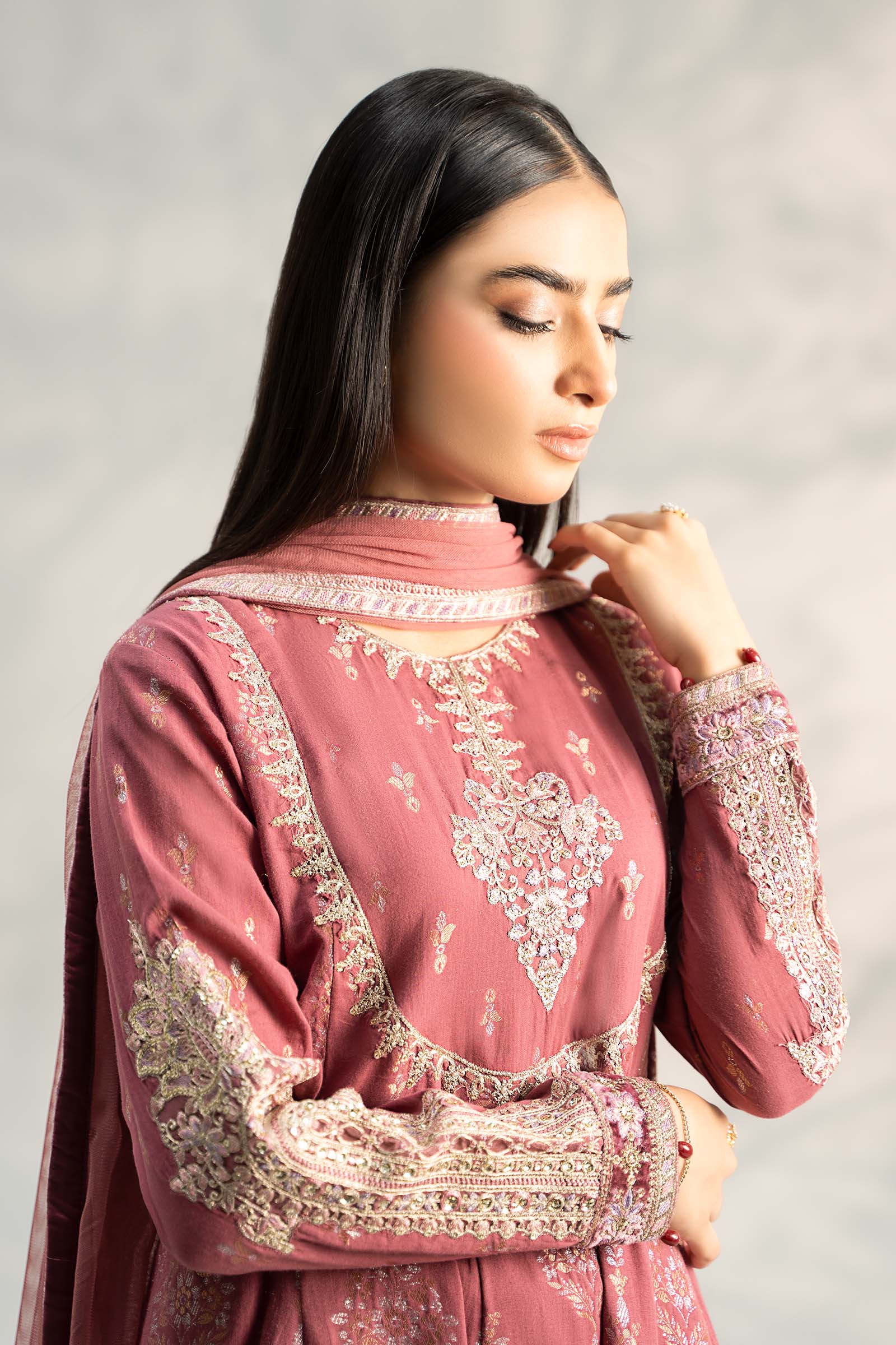 3 Piece Embroidered Jacquard Suit - Image 4