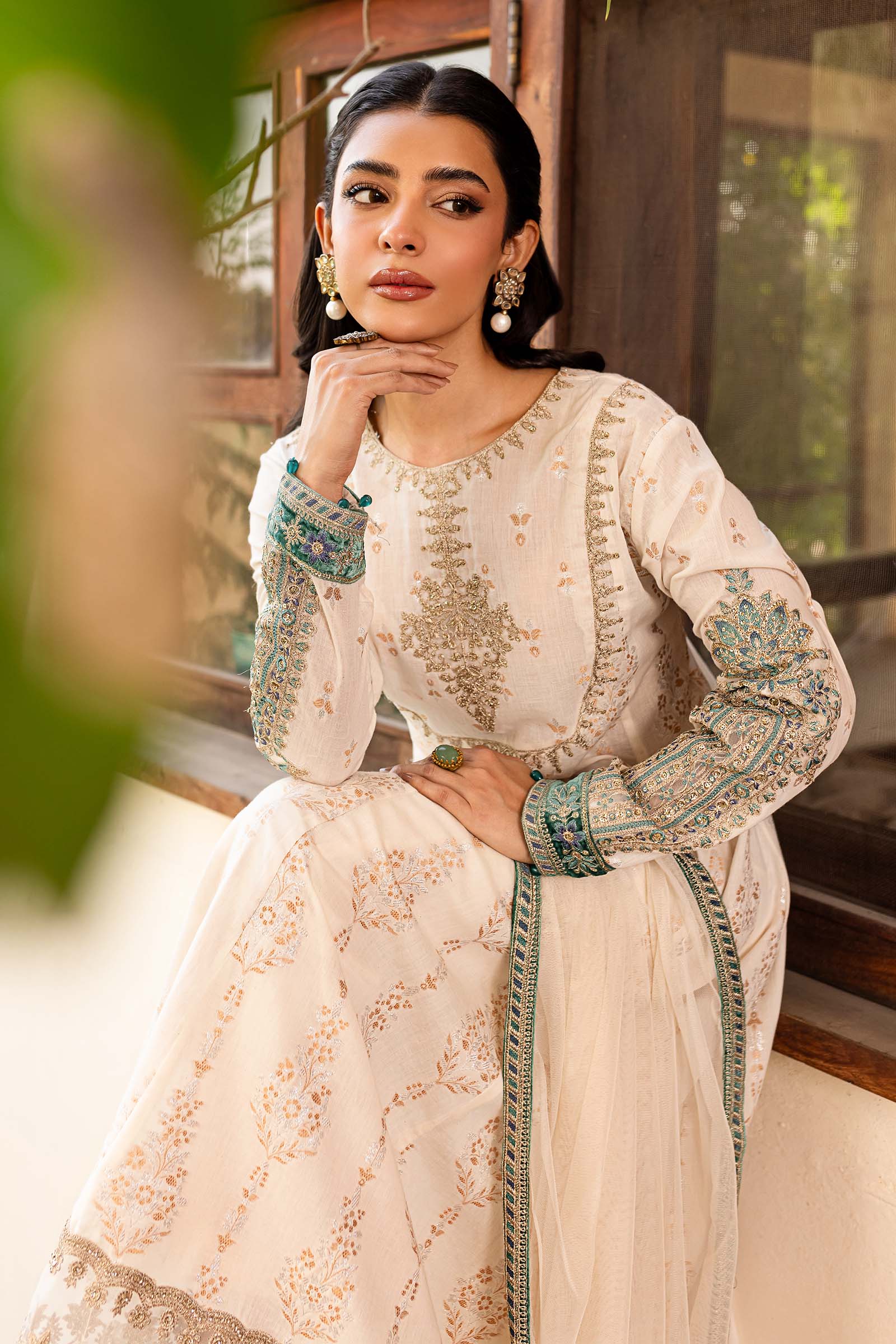 3 Piece Embroidered Jacquard Suit - Image 3