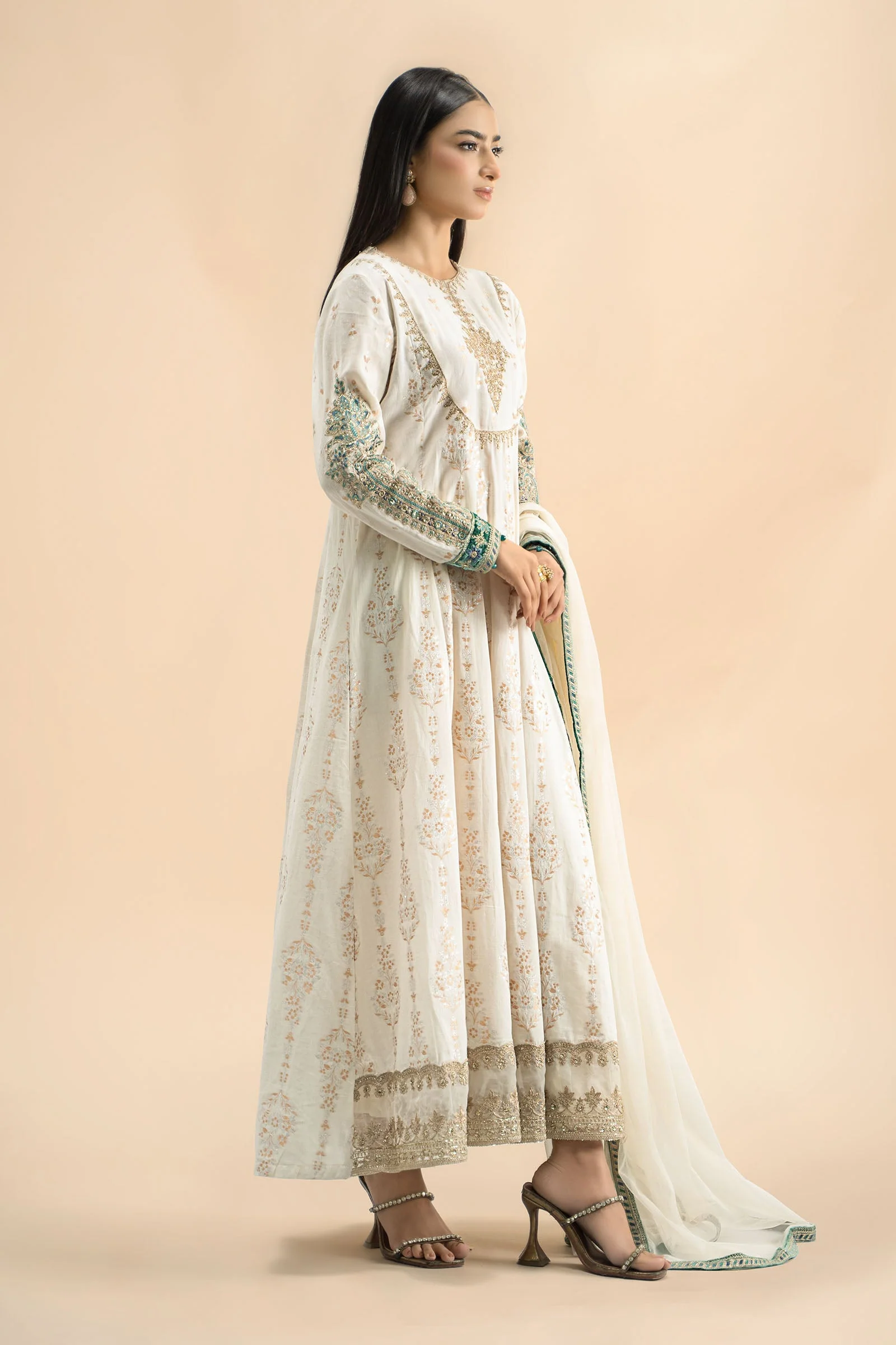 3 Piece Embroidered Jacquard Suit - Image 8