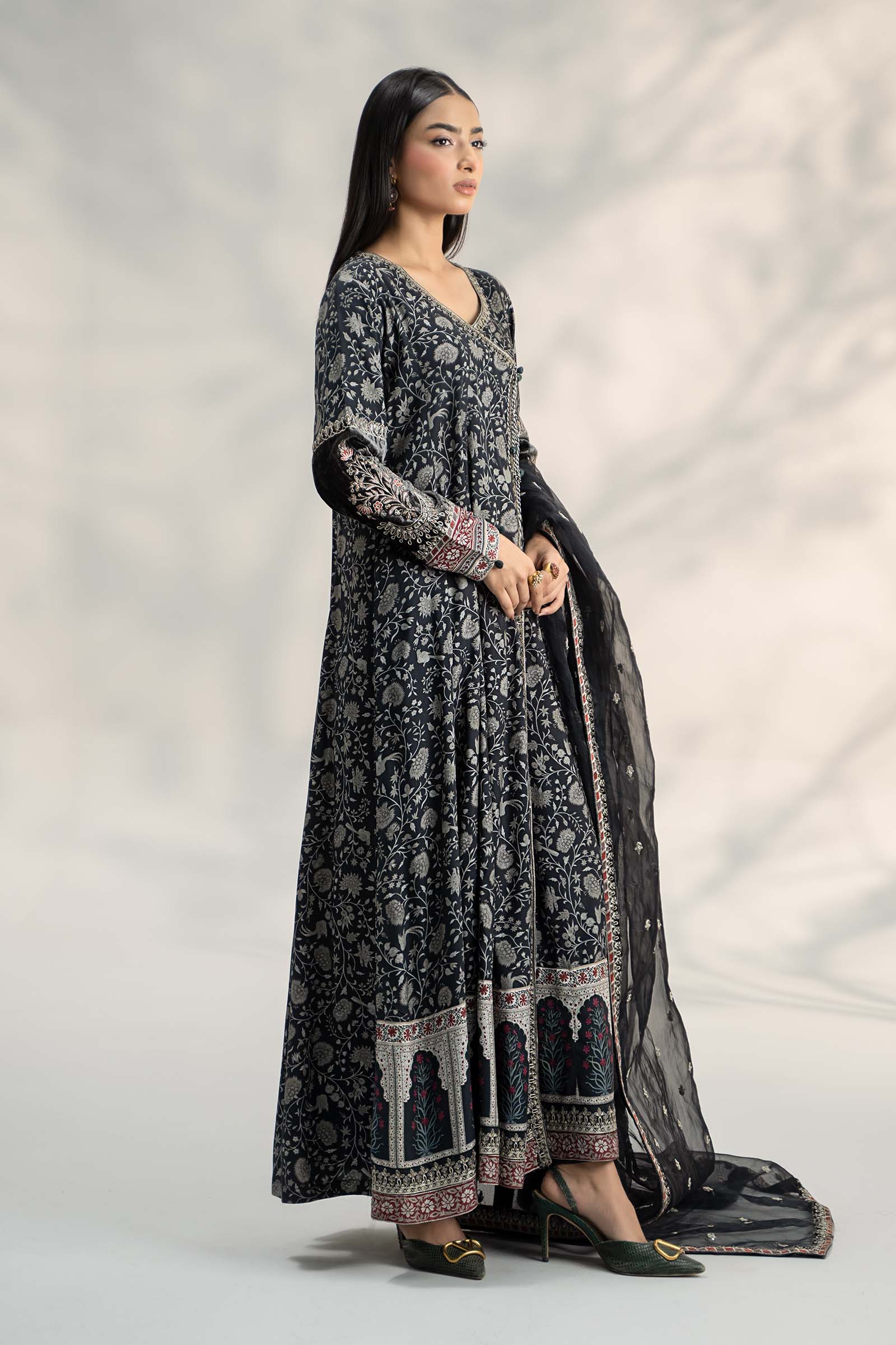 3 Piece Embroidered Linen Suit - Image 4