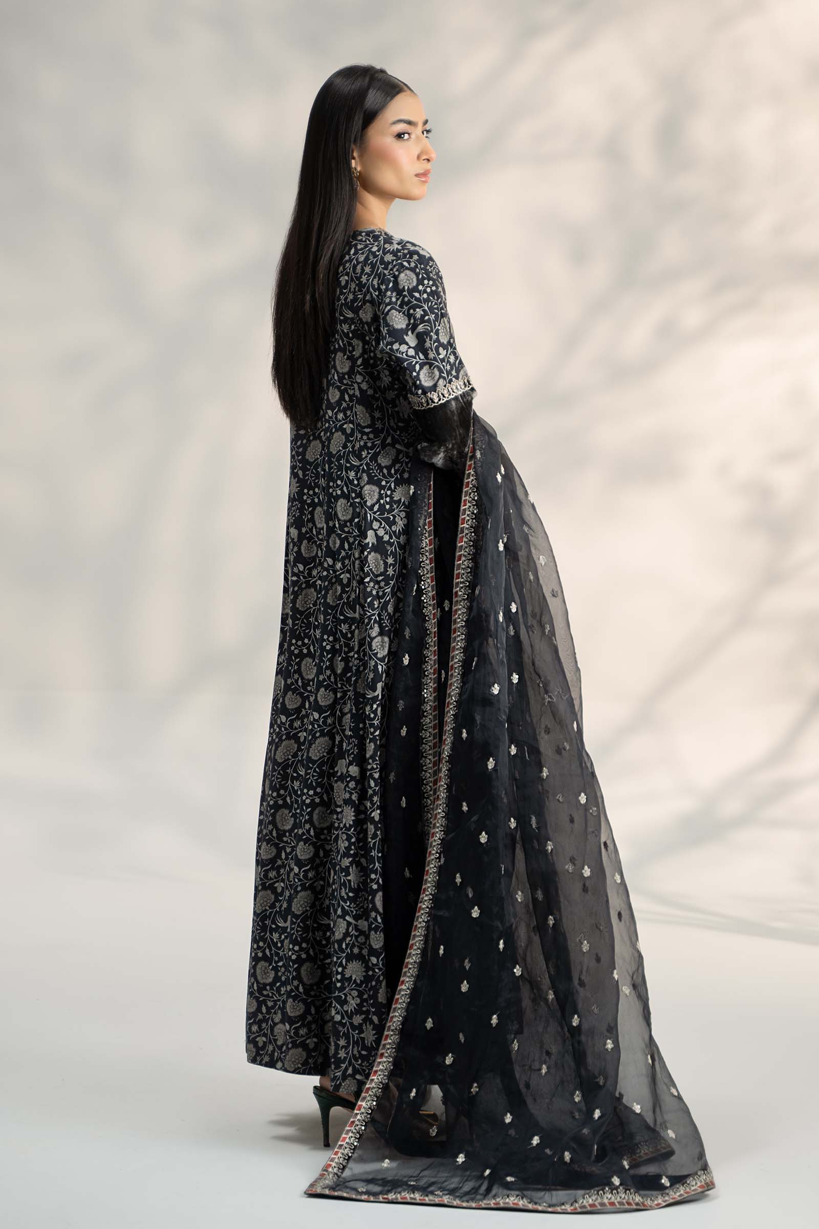 3 Piece Embroidered Linen Suit - Image 6