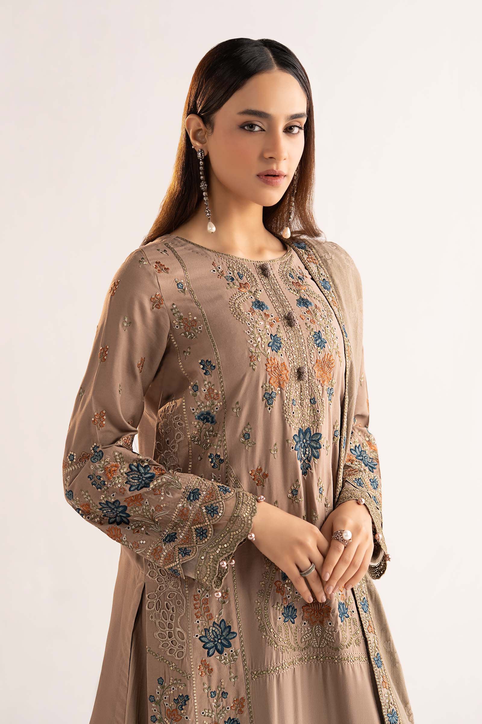 3 Piece Embroidered Linen Suit - Image 3