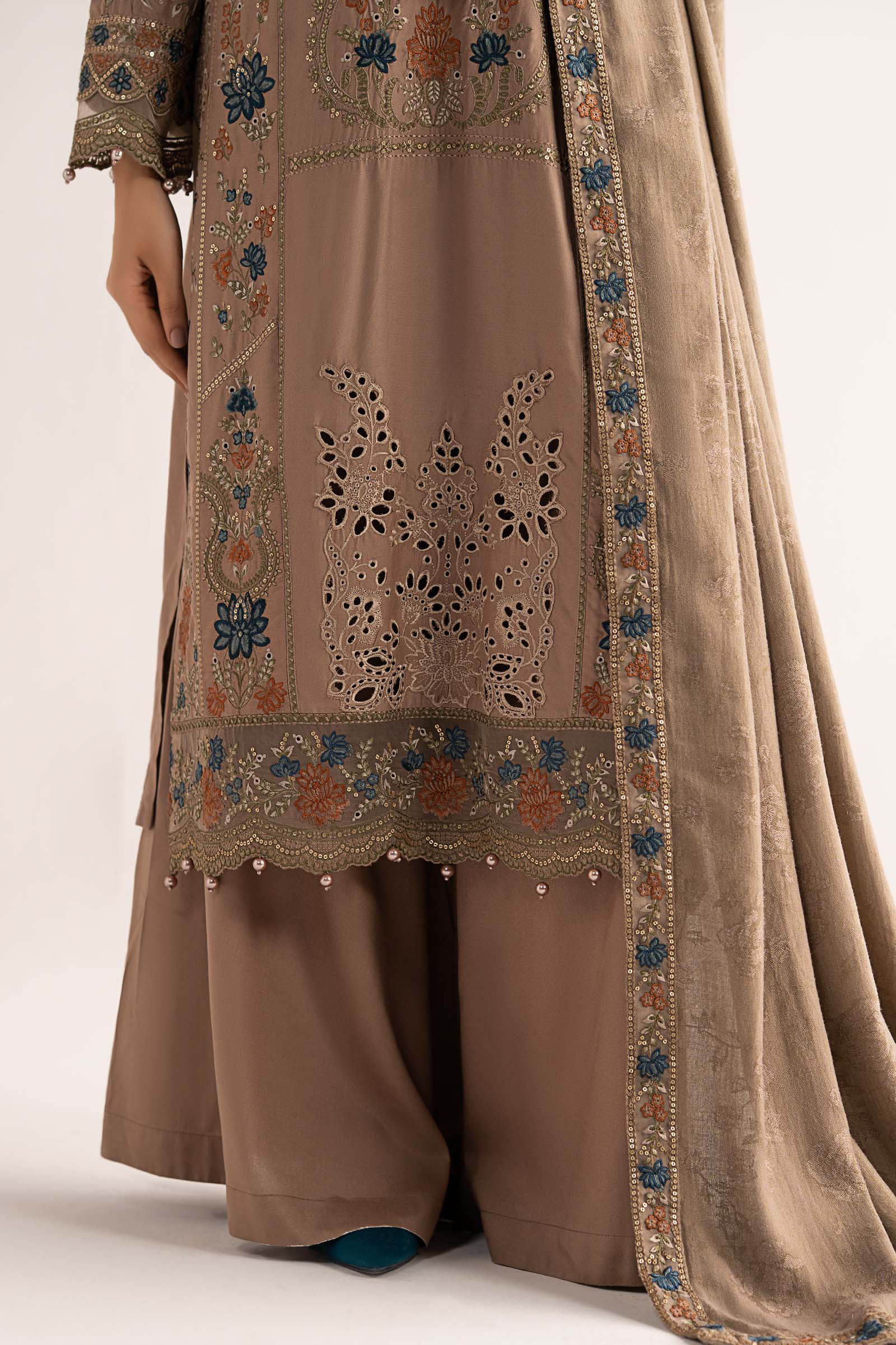 3 Piece Embroidered Linen Suit - Image 7