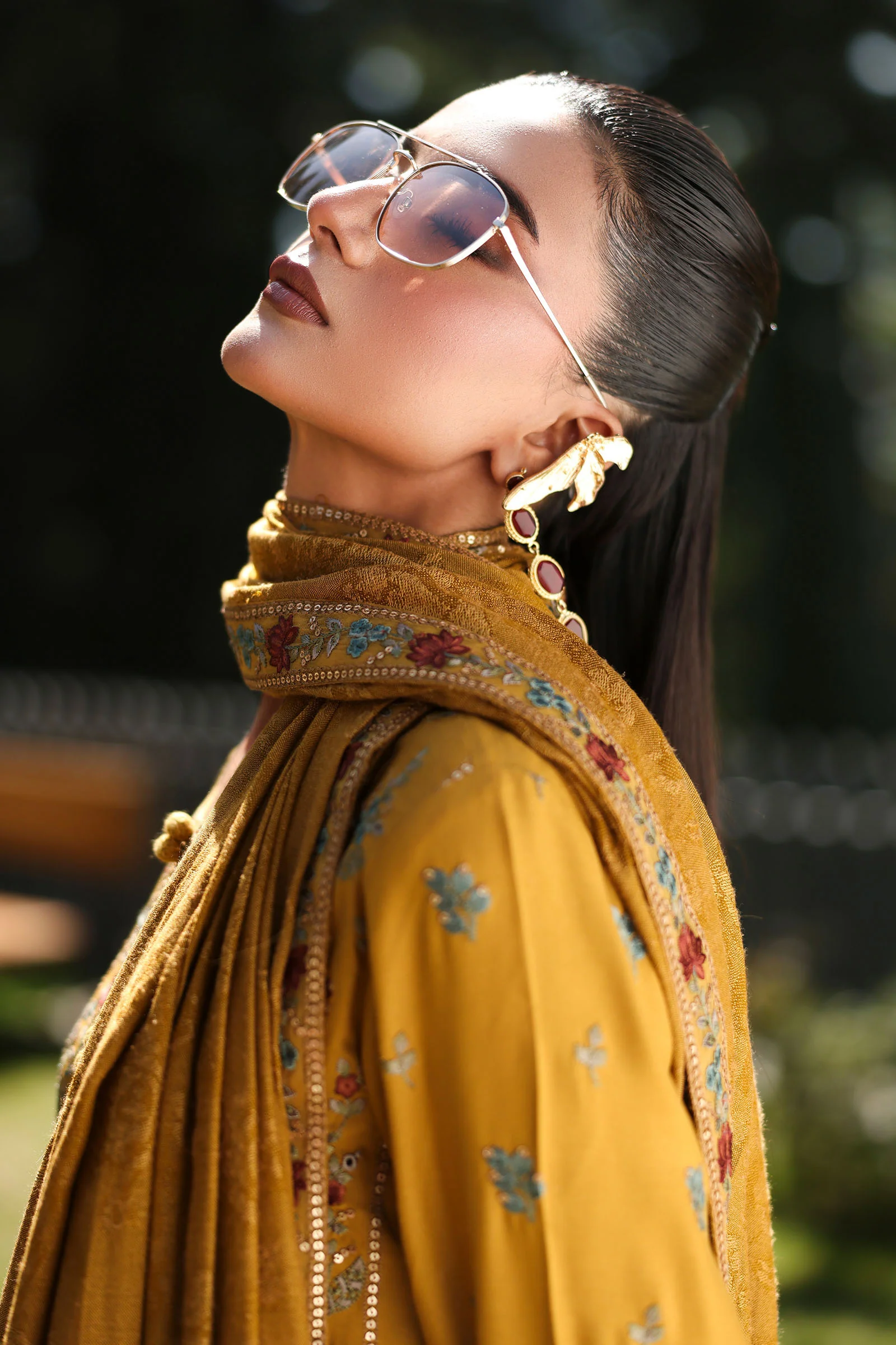 3 Piece Embroidered Linen Suit - Image 6