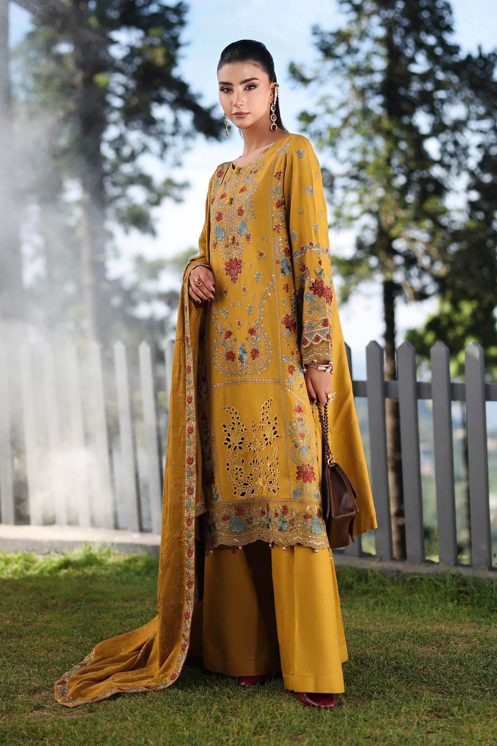 3 Piece Embroidered Linen Suit - Image 7