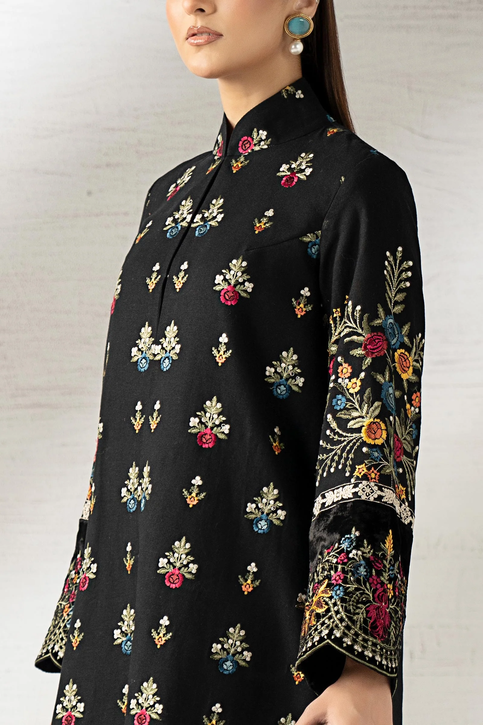 3 Piece Embroidered Khaddar Suit - Image 3
