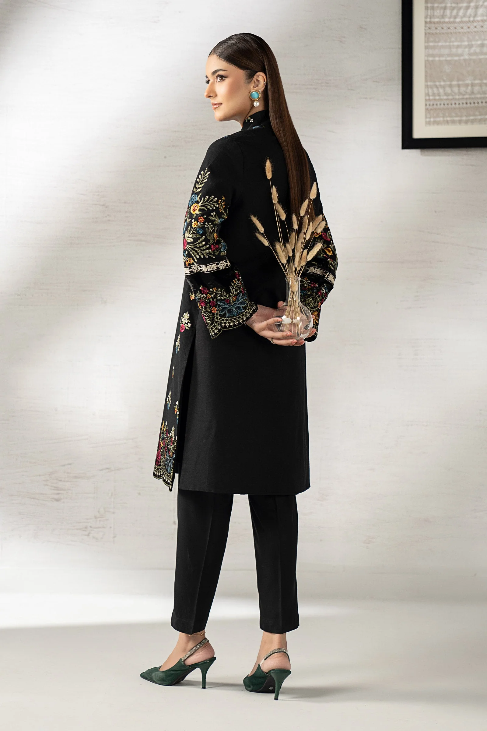 3 Piece Embroidered Khaddar Suit - Image 5