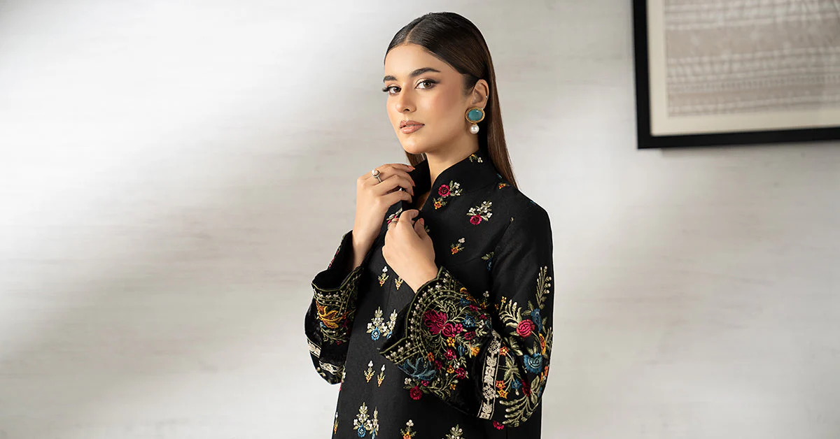 3 Piece Embroidered Khaddar Suit - Image 6