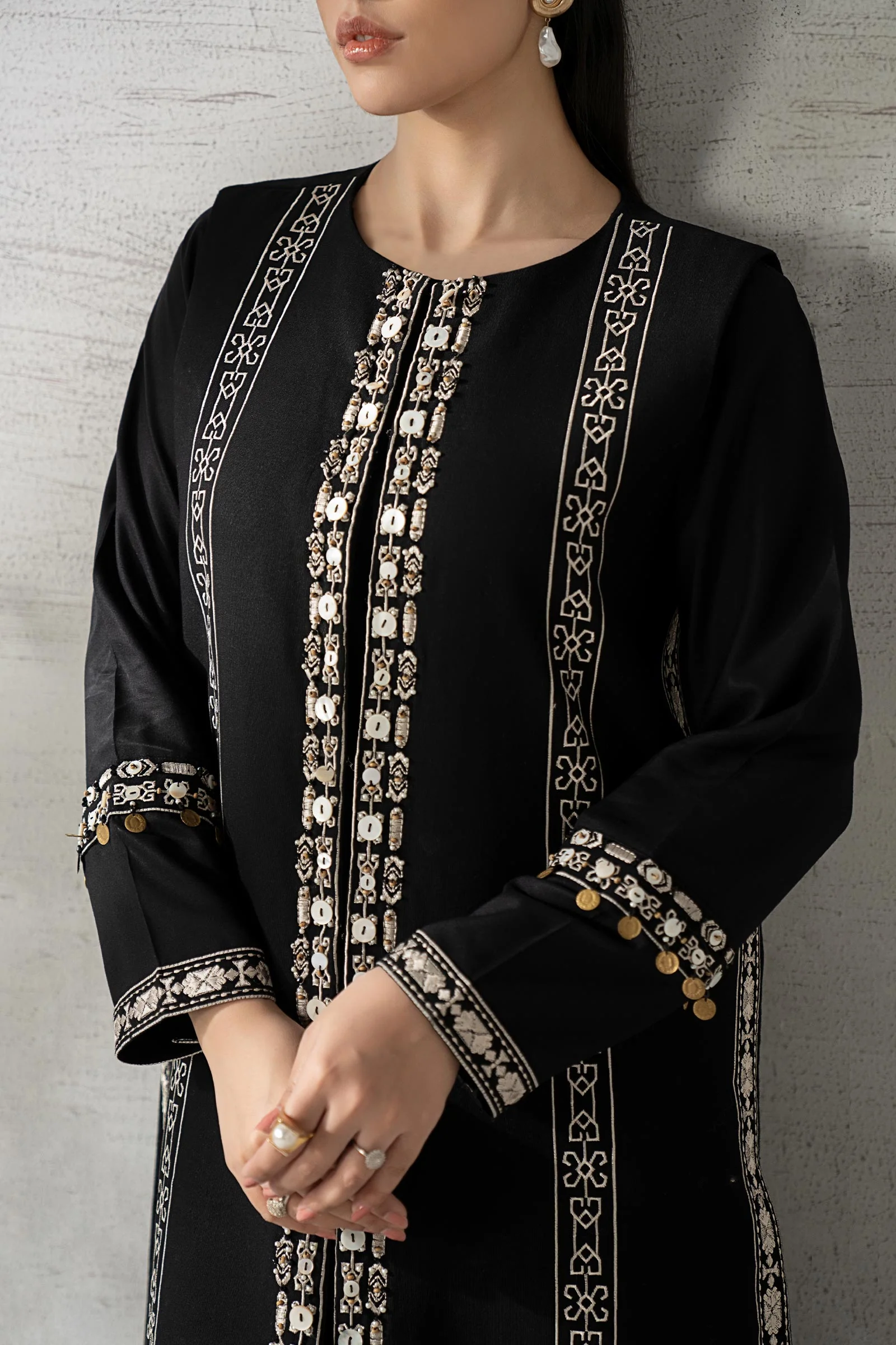 3 Piece Embroidered Khaddar Suit - Image 4