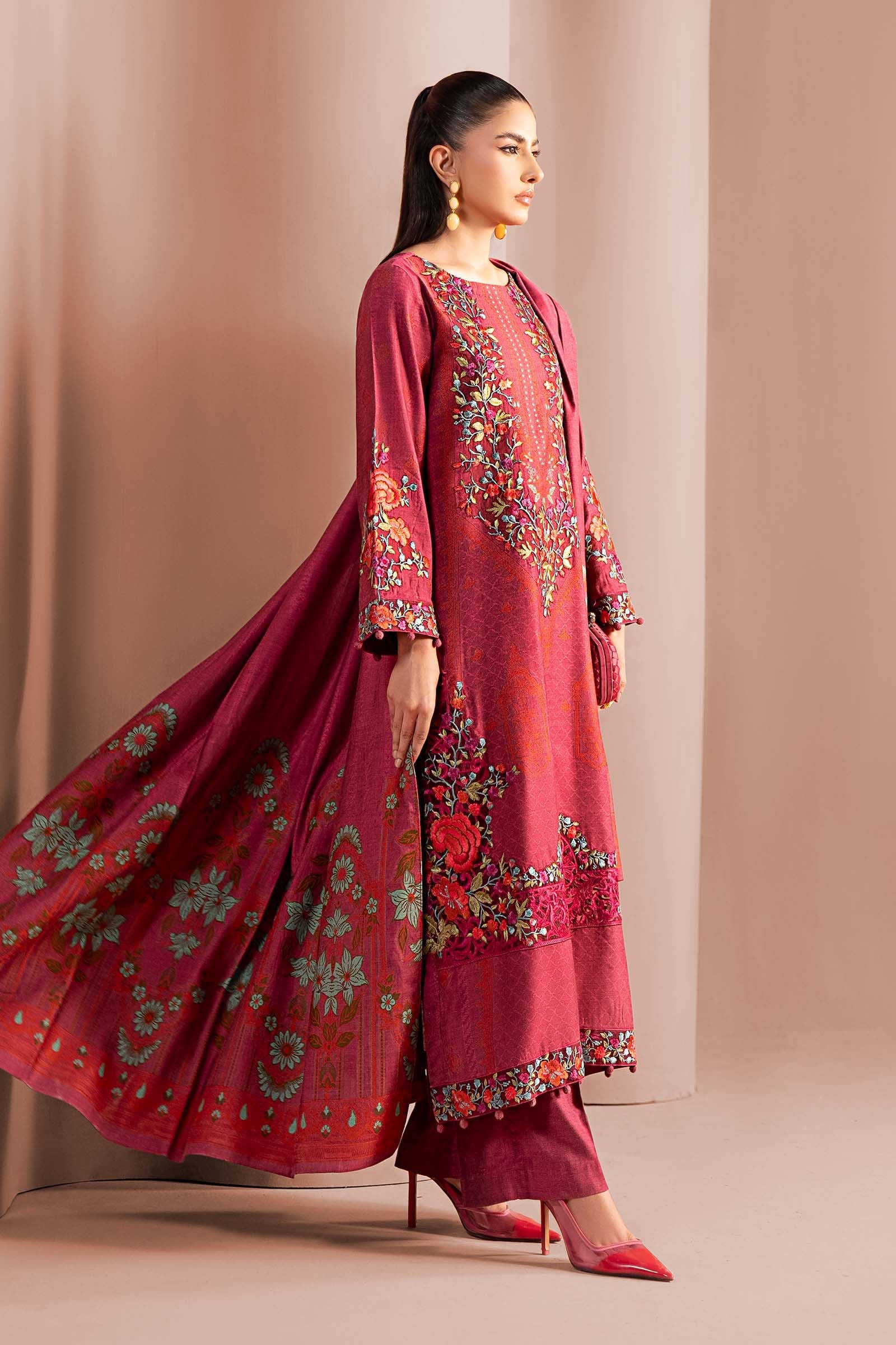 3 Piece Embroidered Jacquard Suit - Image 5