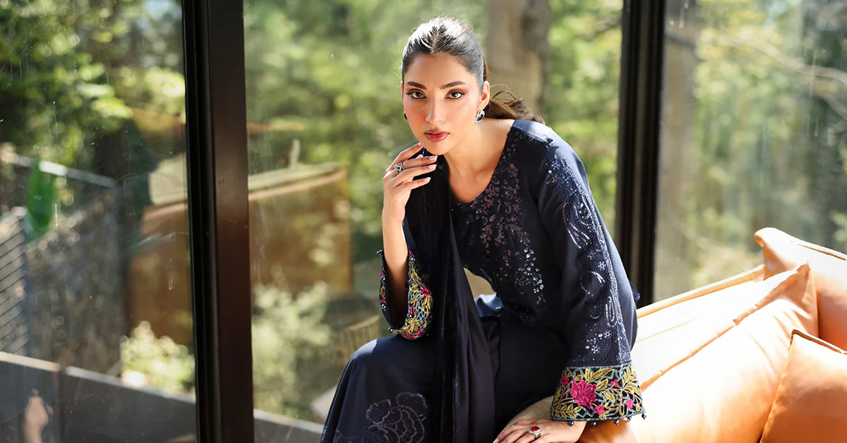 3 Piece Embroidered Linen Suit - Image 6