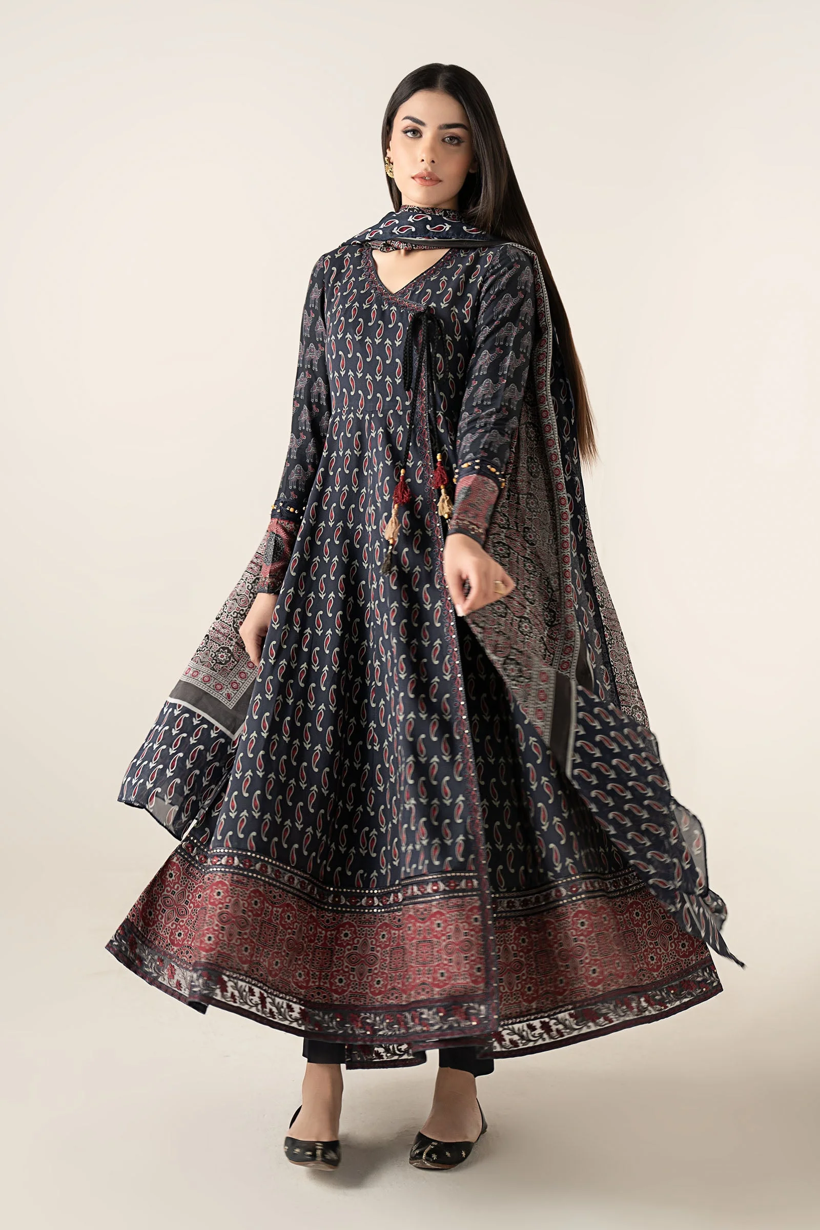 3 Piece Embroidered Linen Suit - Image 3
