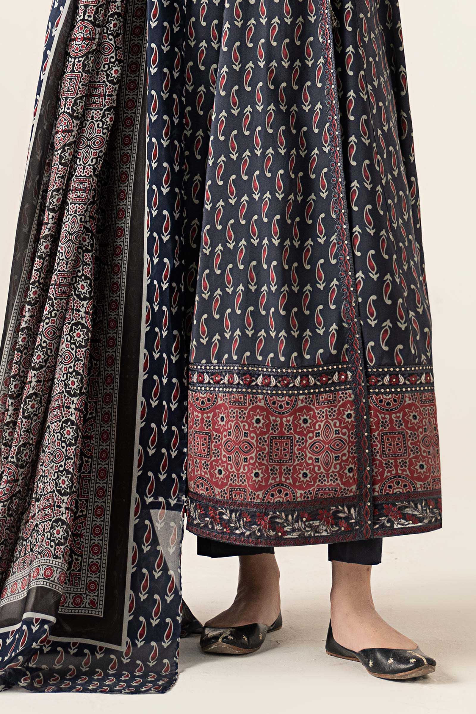 3 Piece Embroidered Linen Suit - Image 6