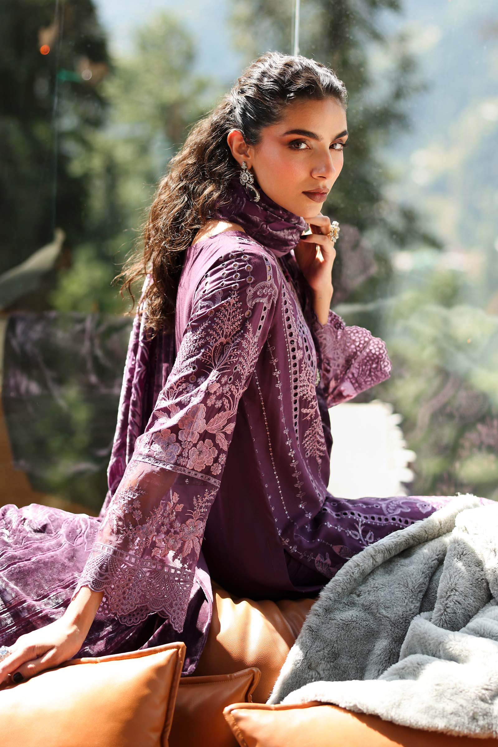 3 Piece Embroidered Linen Suit - Image 4