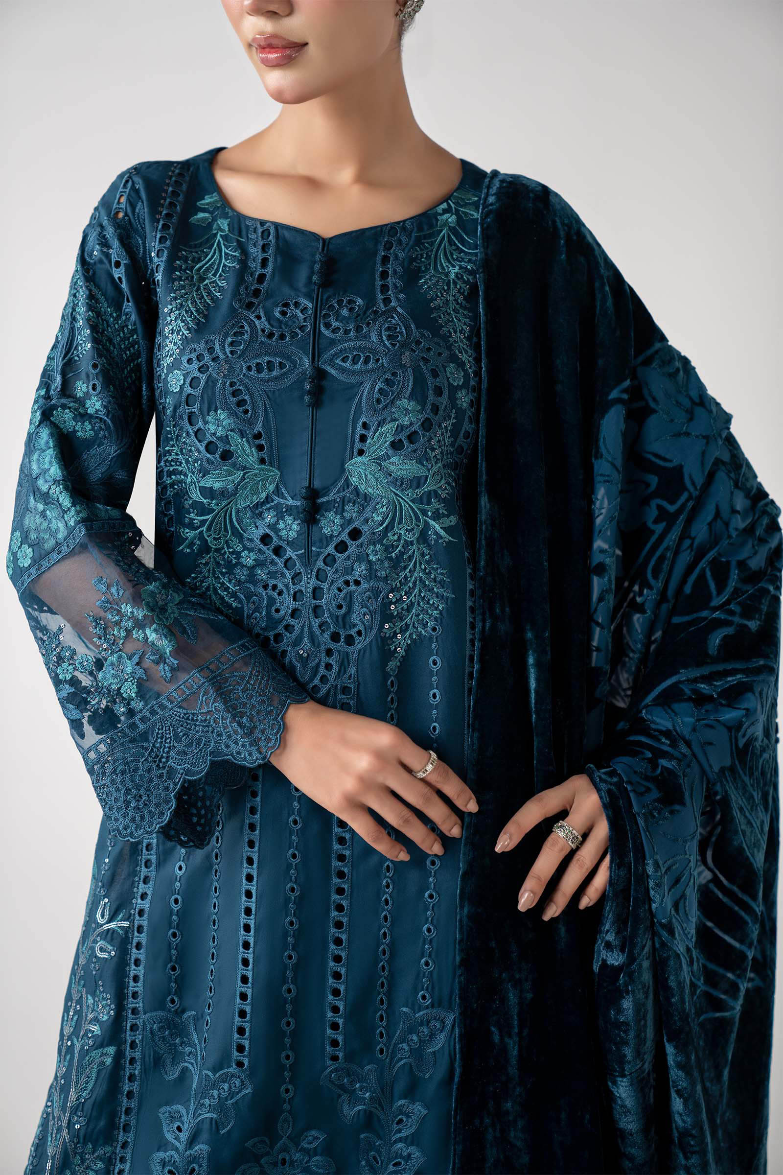 3 Piece Embroidered Linen Suit - Image 4