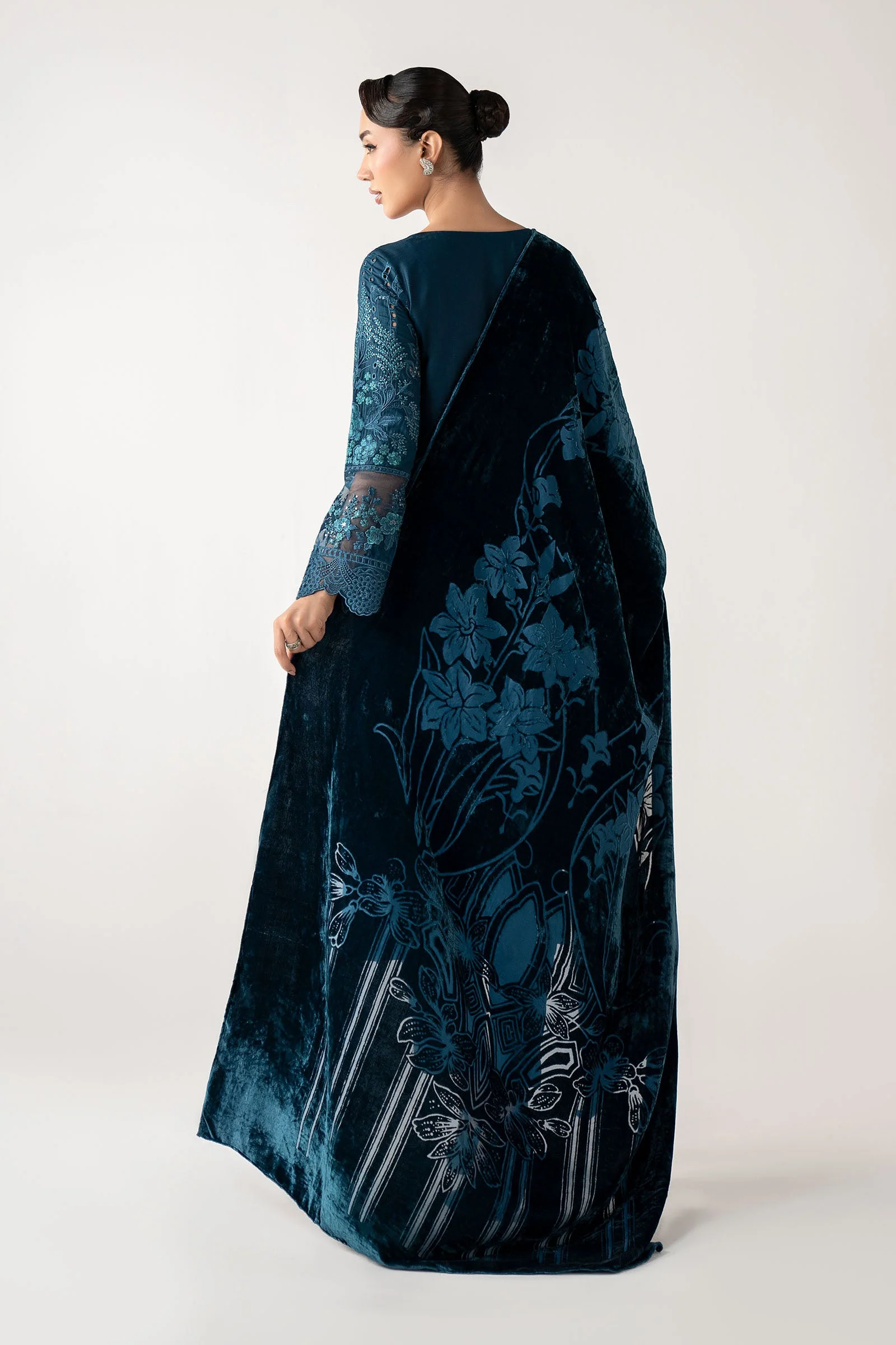 3 Piece Embroidered Linen Suit - Image 6