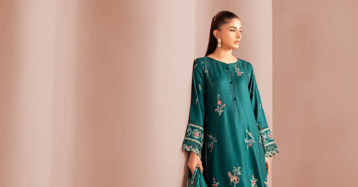3 Piece Embroidered Marina Suit - Image 9