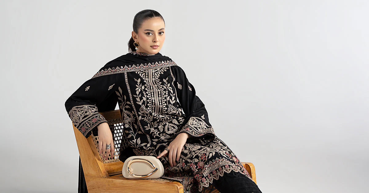 3 Piece Embroidered Linen Suit - Image 8