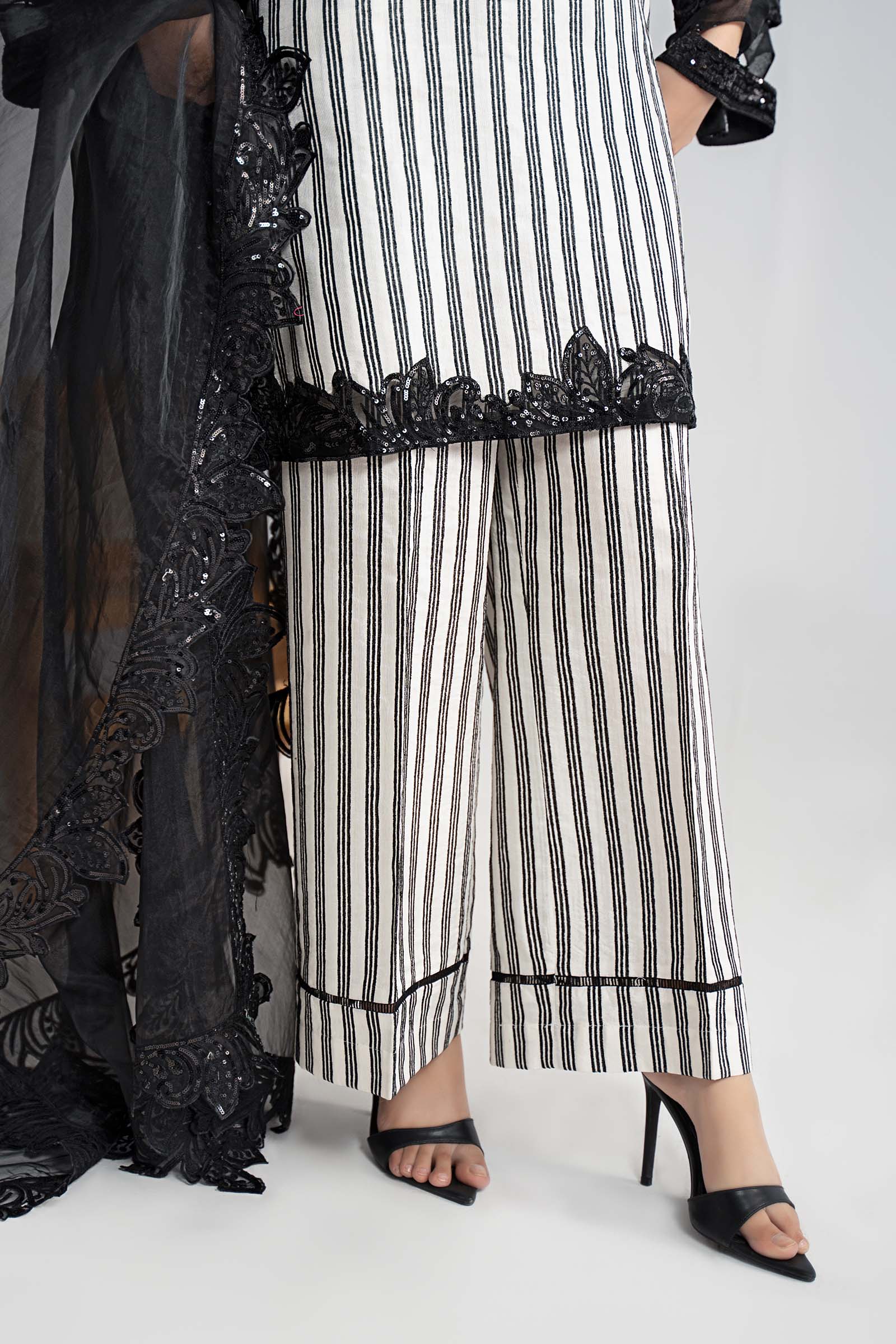3 Piece Embroidered Cotton Velvet Suit - Image 6