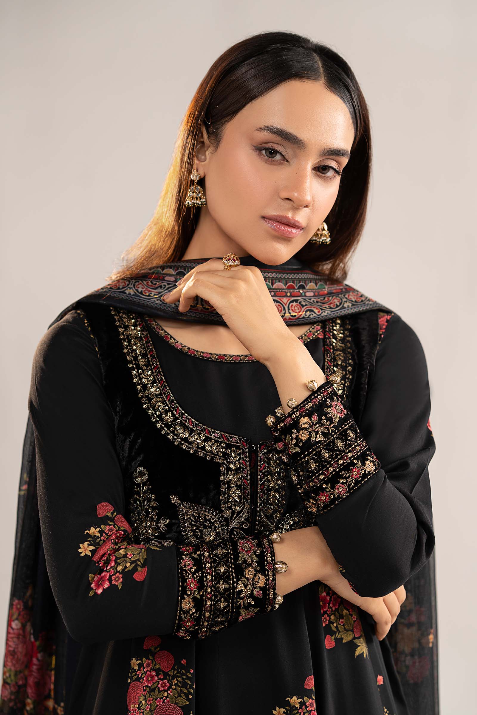 3 Piece Embroidered Linen Suit - Image 2