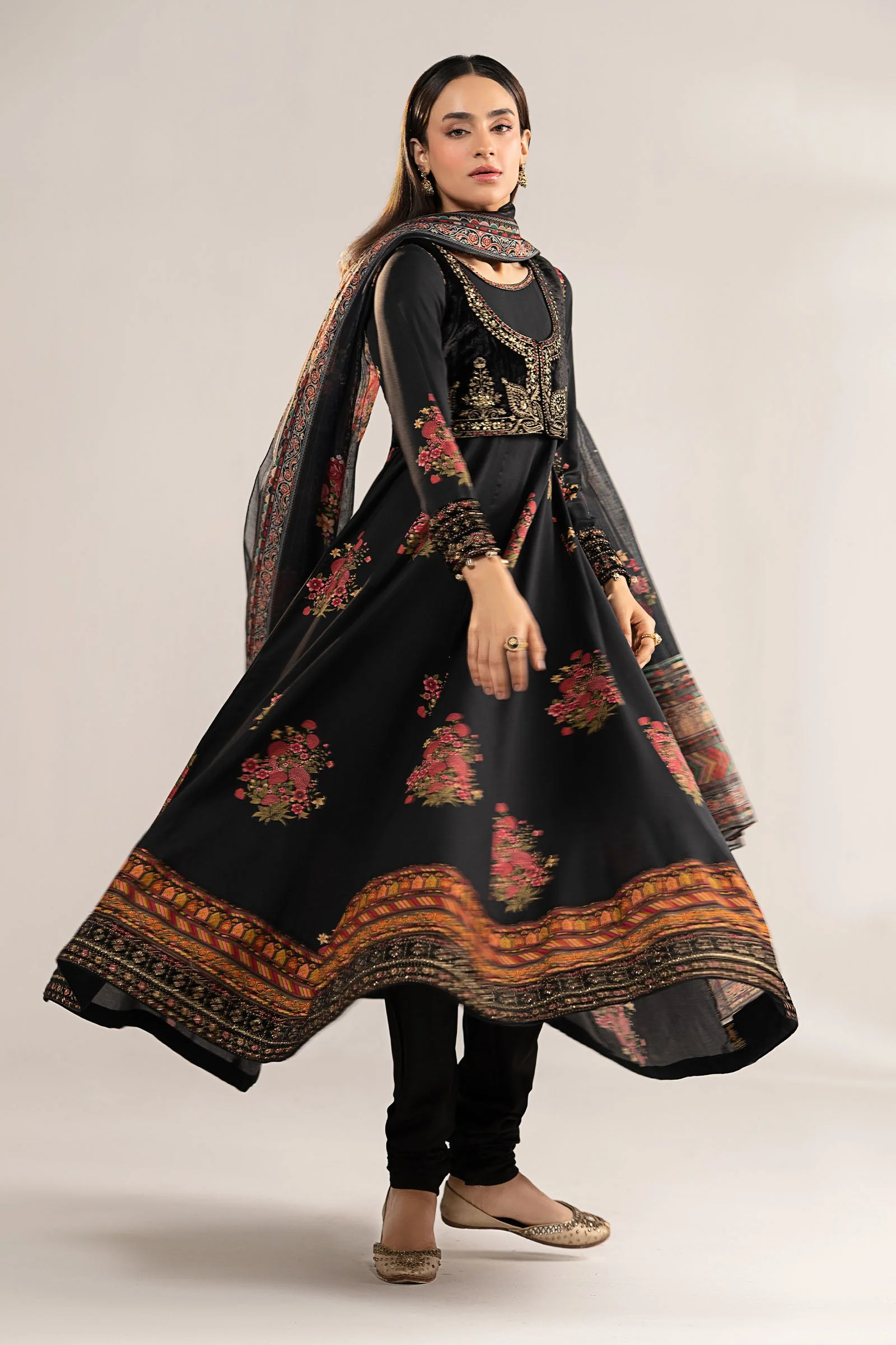 3 Piece Embroidered Linen Suit - Image 6