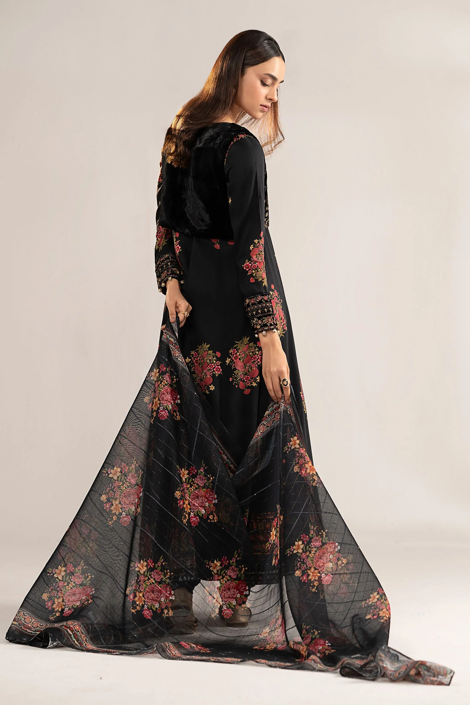 3 Piece Embroidered Linen Suit - Image 7