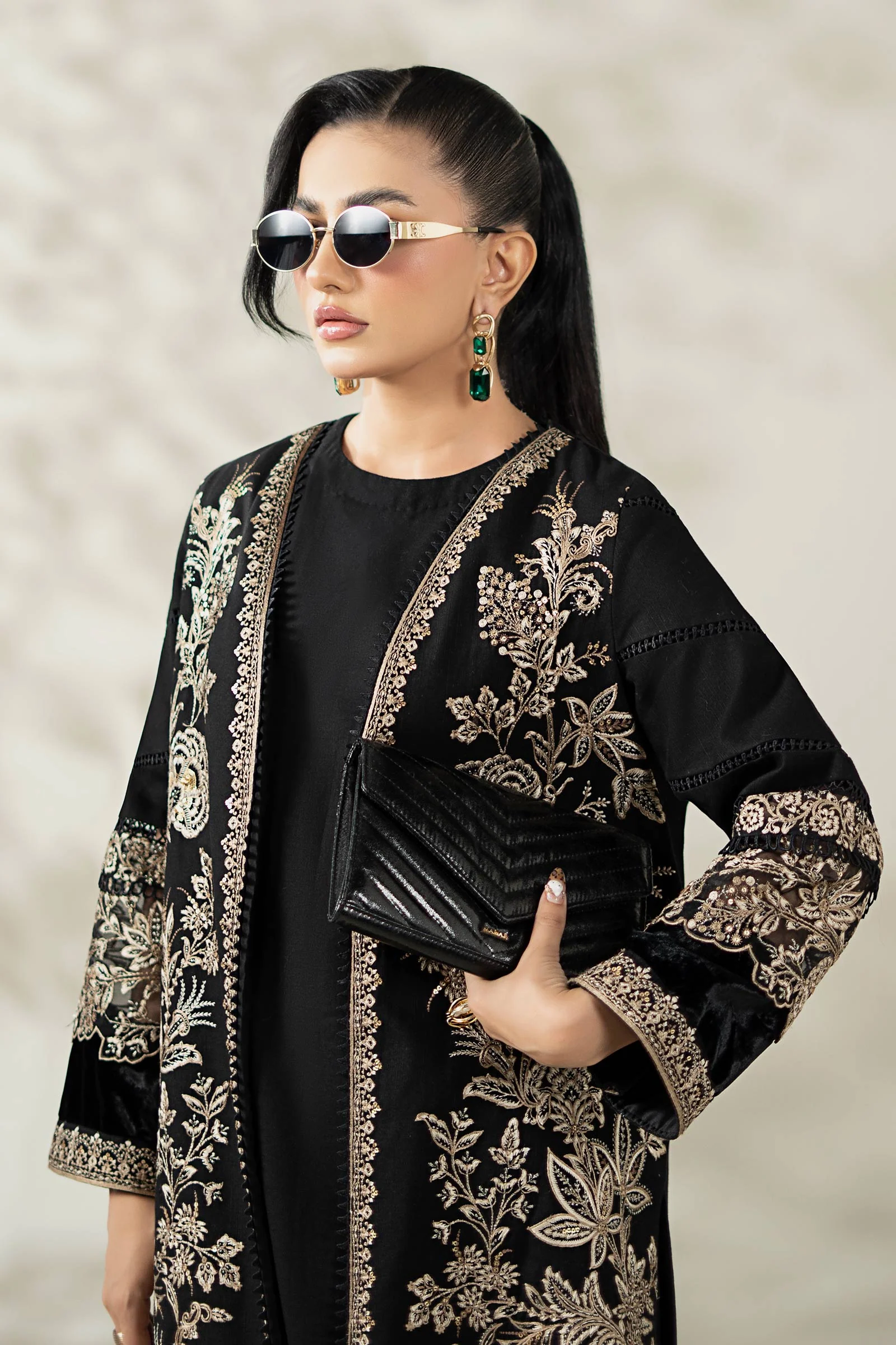 3 Piece Embroidered Khaddar Suit - Image 5