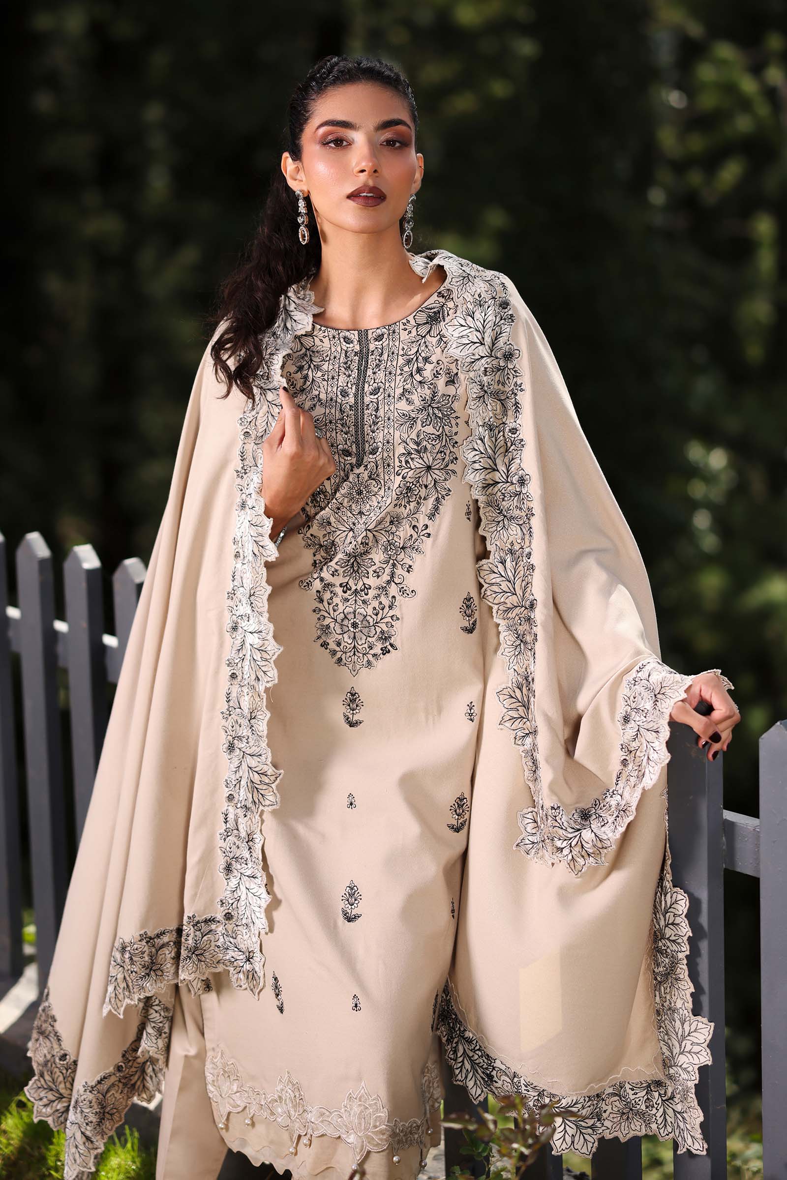 3 Piece Embroidered Karandi Suit - Image 2