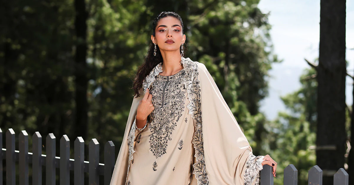 3 Piece Embroidered Karandi Suit - Image 7