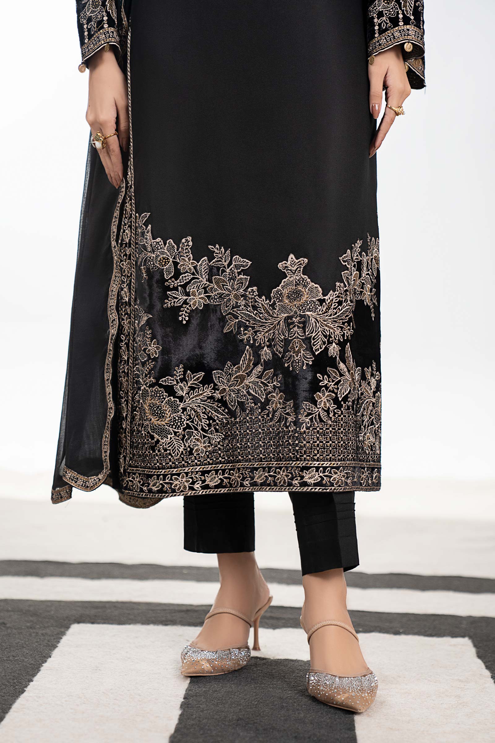 3 Piece Embroidered Marina Suit - Image 4