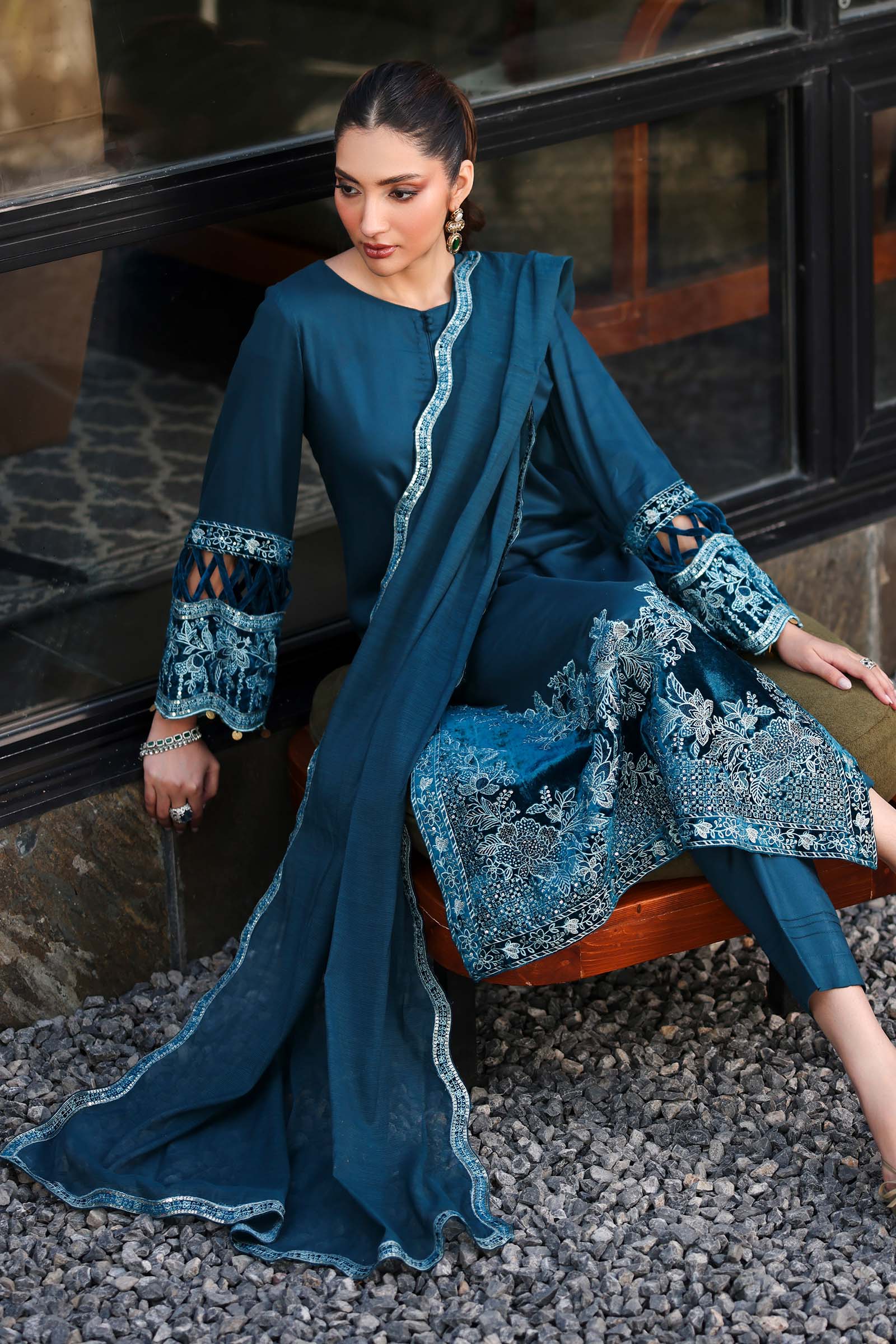 3 Piece Embroidered Marina Suit - Image 3