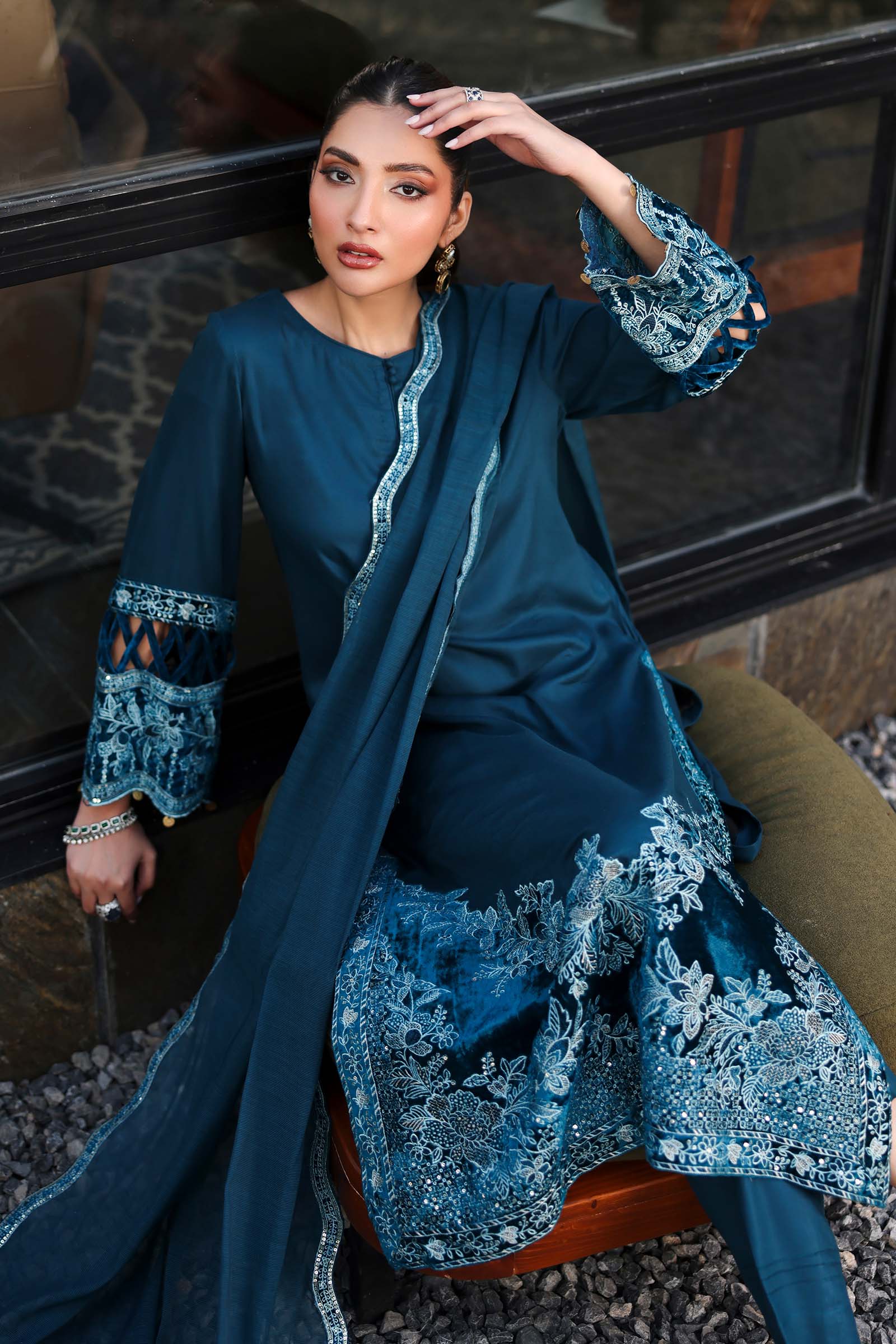 3 Piece Embroidered Marina Suit - Image 4