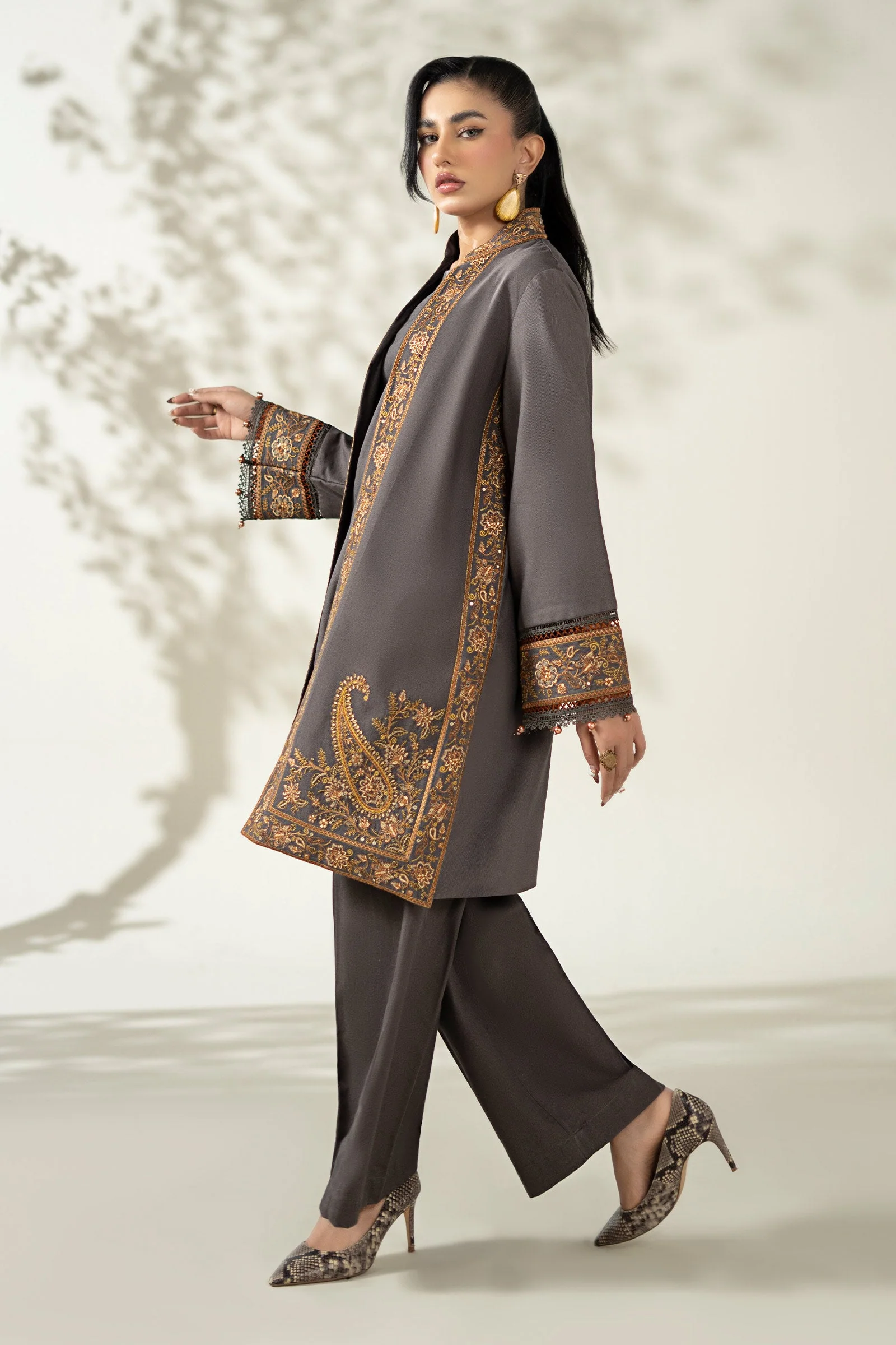 3 Piece Embroidered Khaddar Suit - Image 6