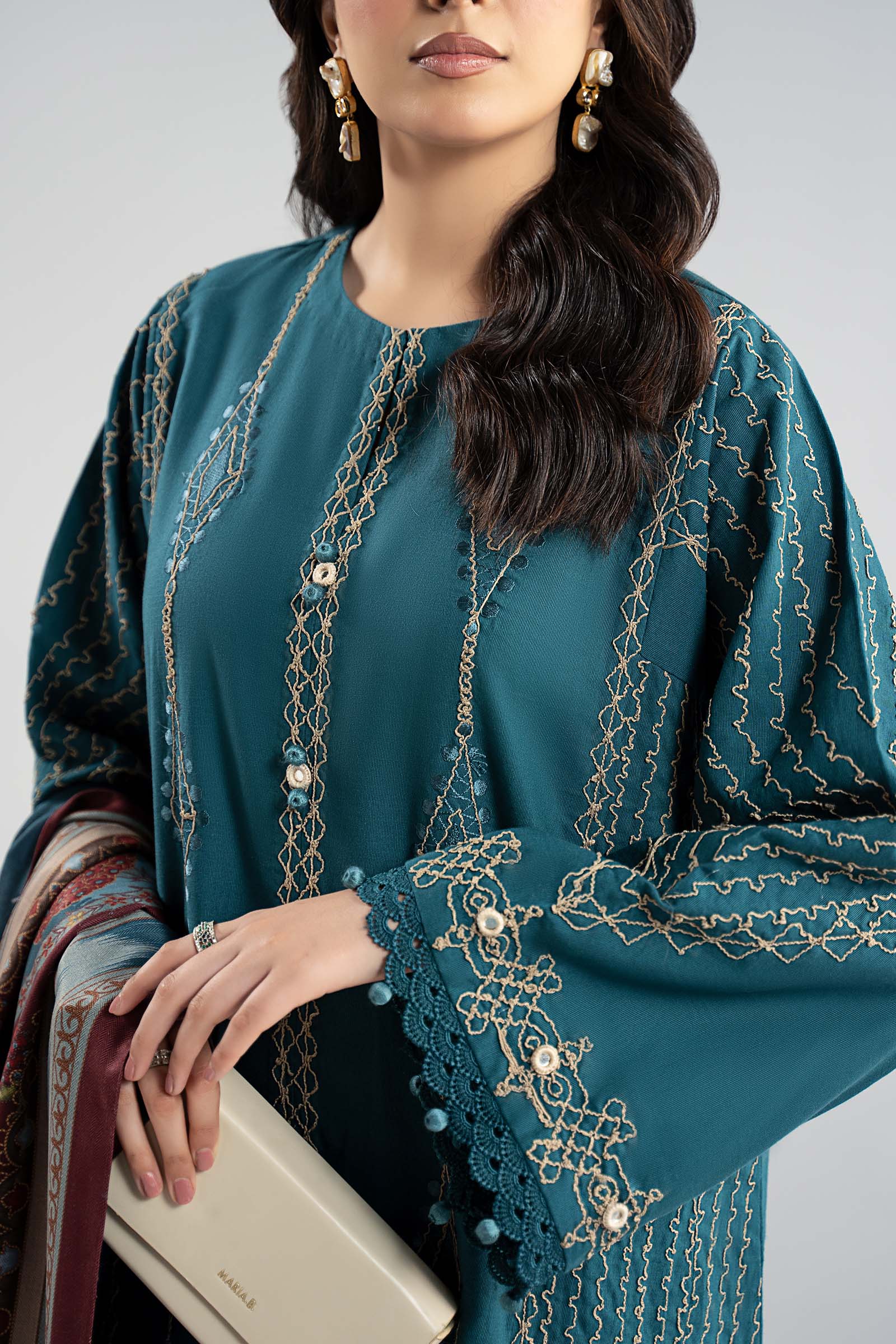 3 Piece Embroidered Khaddar Suit - Image 7