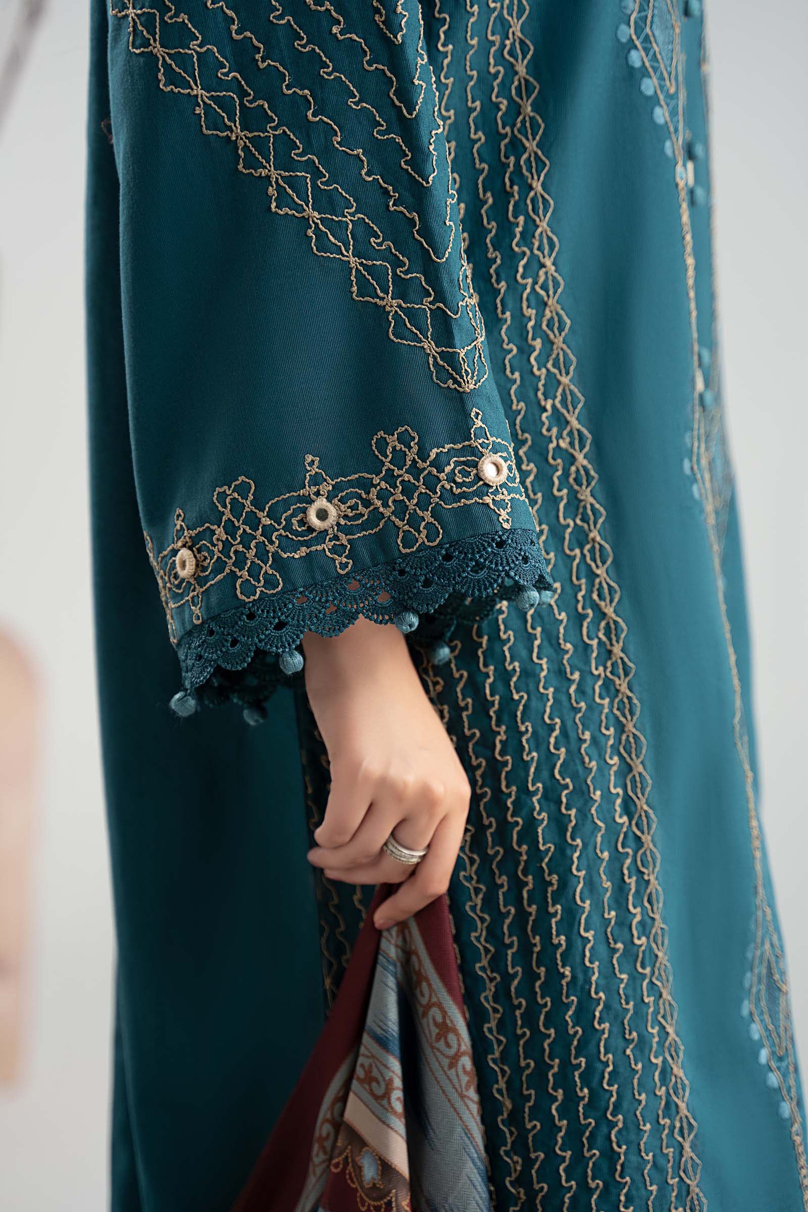 3 Piece Embroidered Khaddar Suit - Image 8
