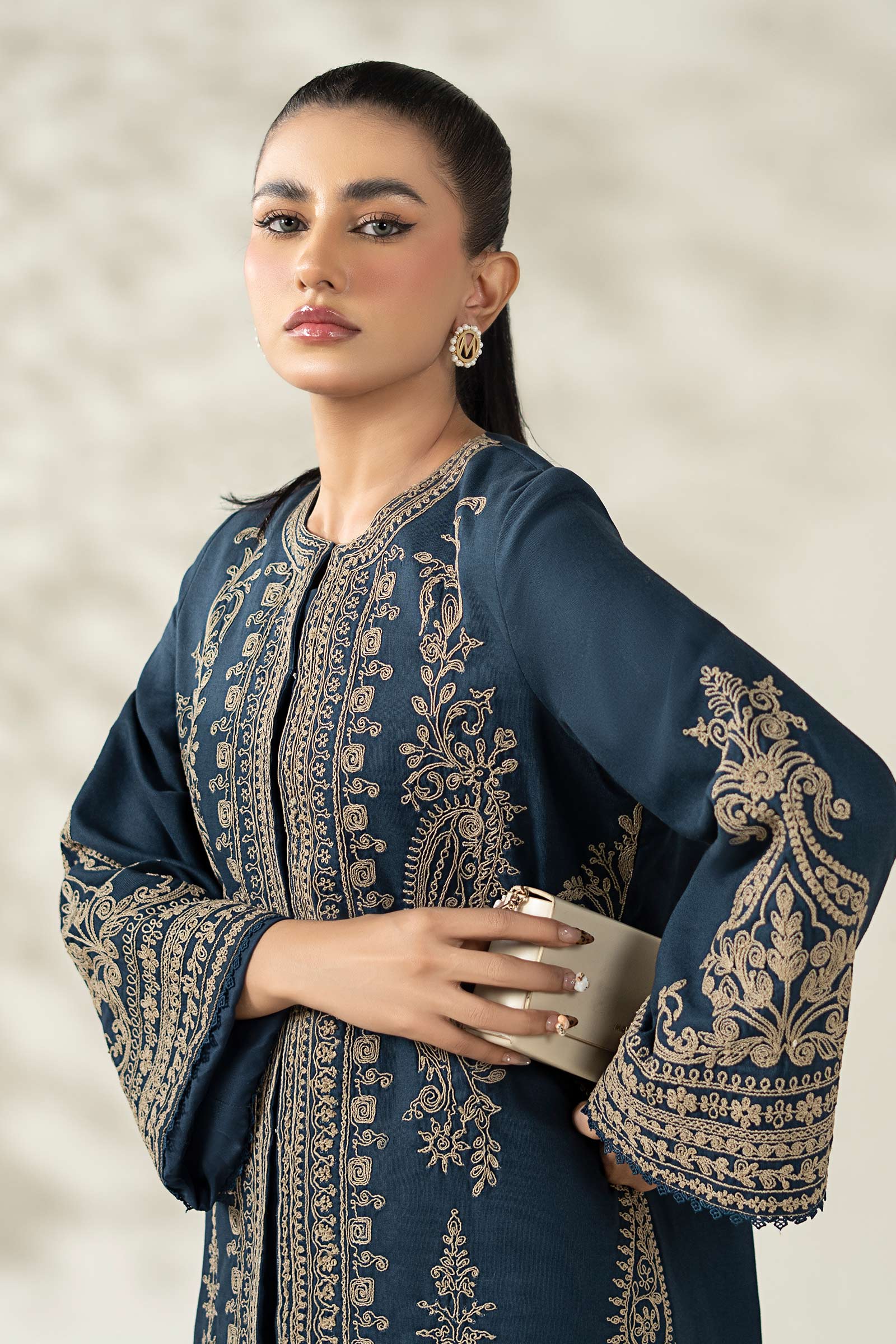 3 Piece Embroidered Khaddar Suit - Image 5