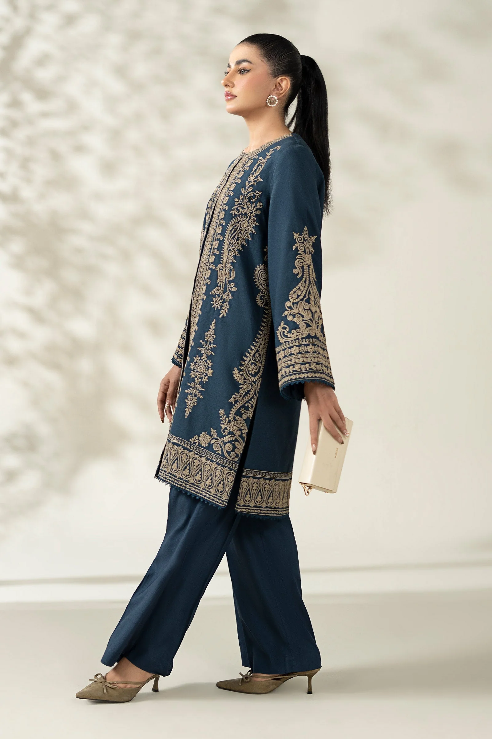 3 Piece Embroidered Khaddar Suit - Image 9