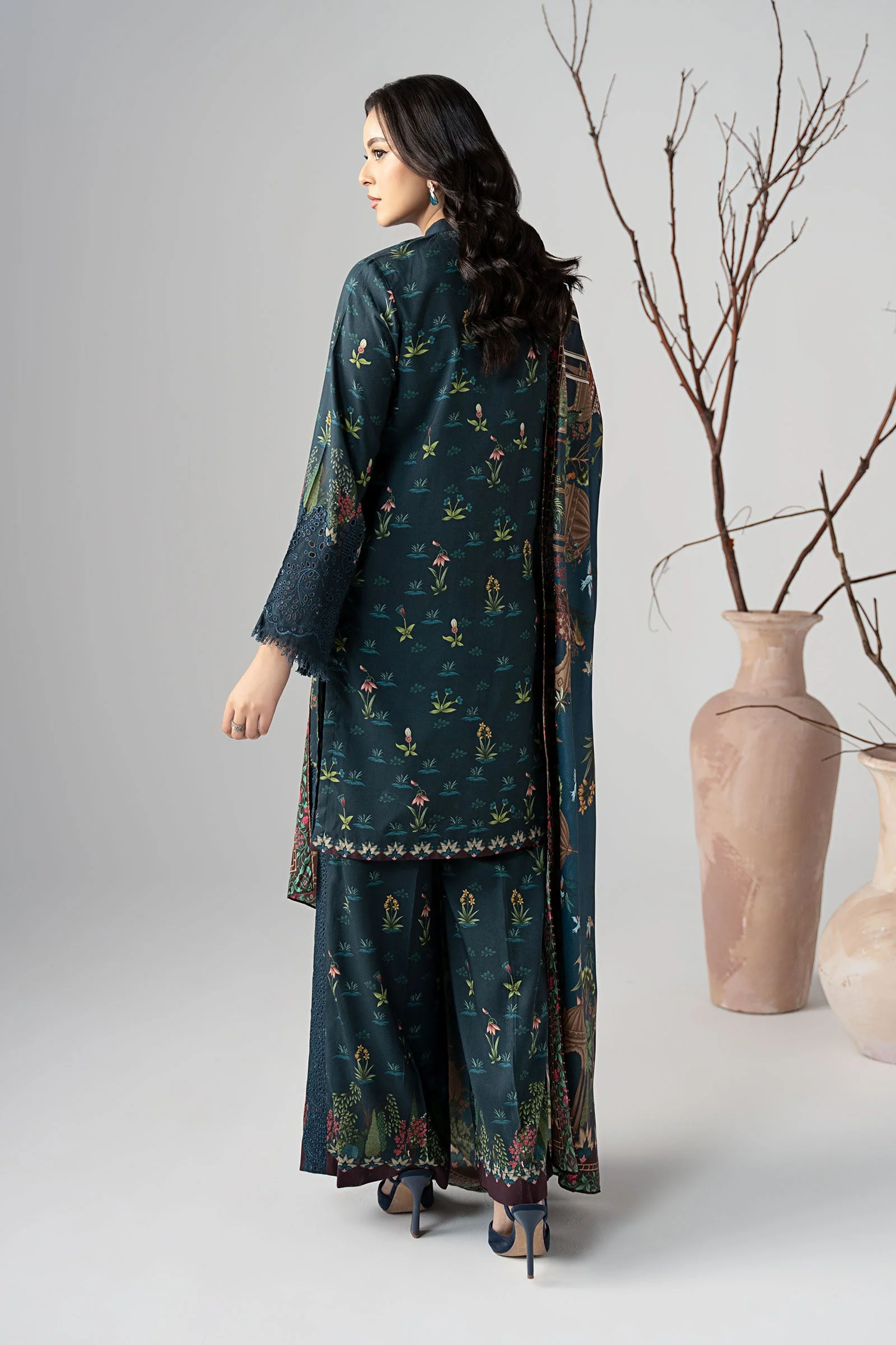 3 Piece Embroidered Linen Suit - Image 10