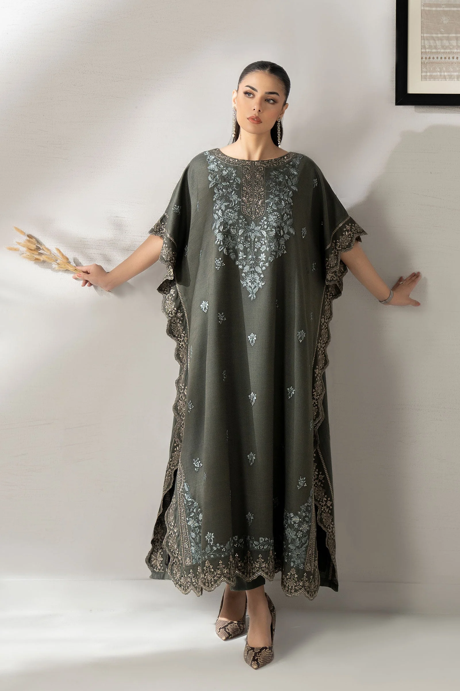 2 Piece Embroidered Woven Suit - Image 2