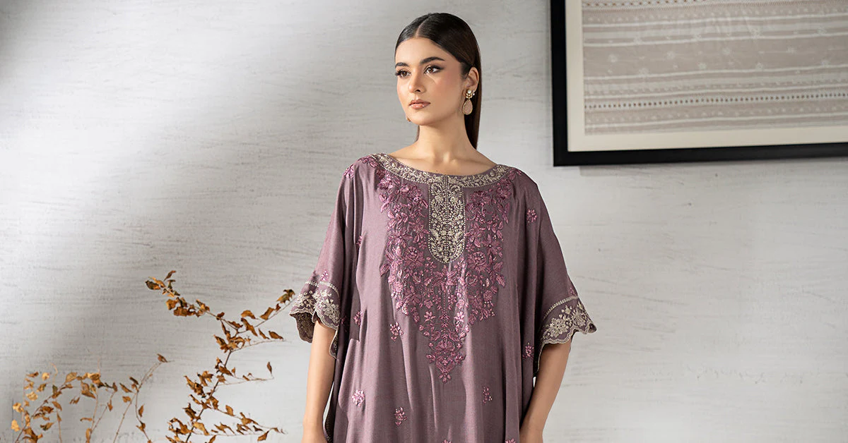 2 Piece Embroidered Woven Suit - Image 11